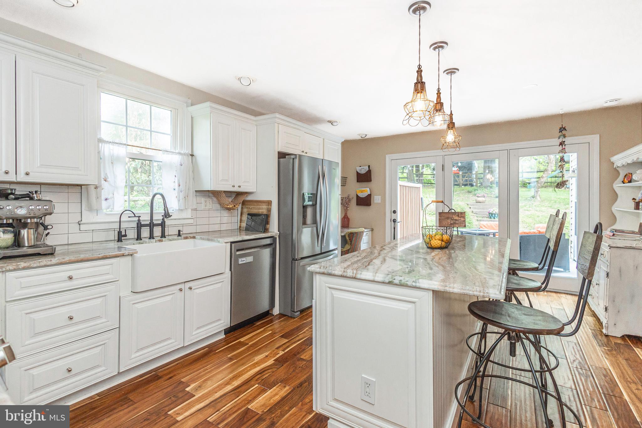 PEBBLE HILL - Residential