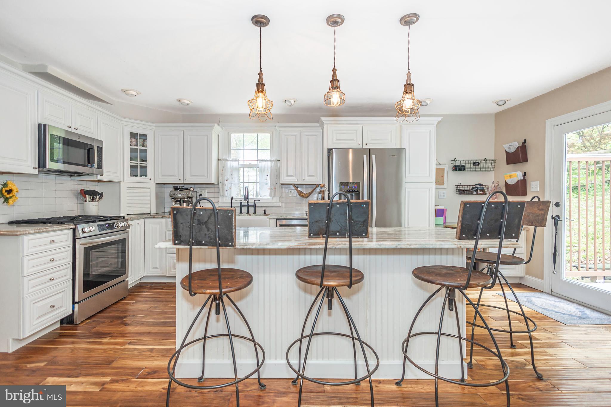 PEBBLE HILL - Residential