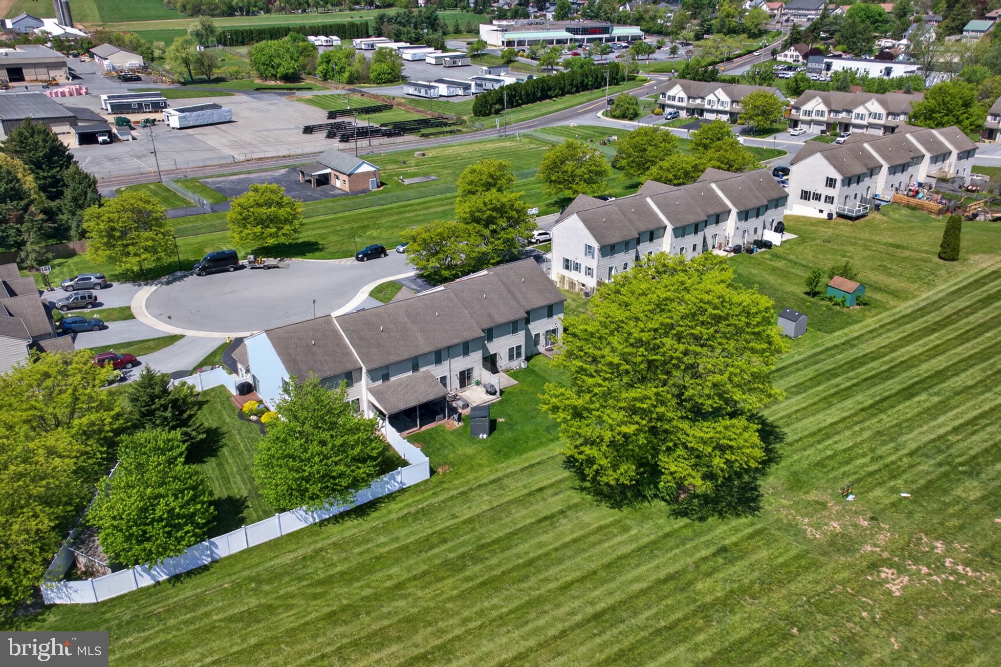COUNTRY VILLAGE - Residential