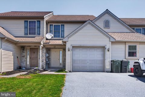 53 CHICKADEE CIRCLE LEOLA PA 17540
