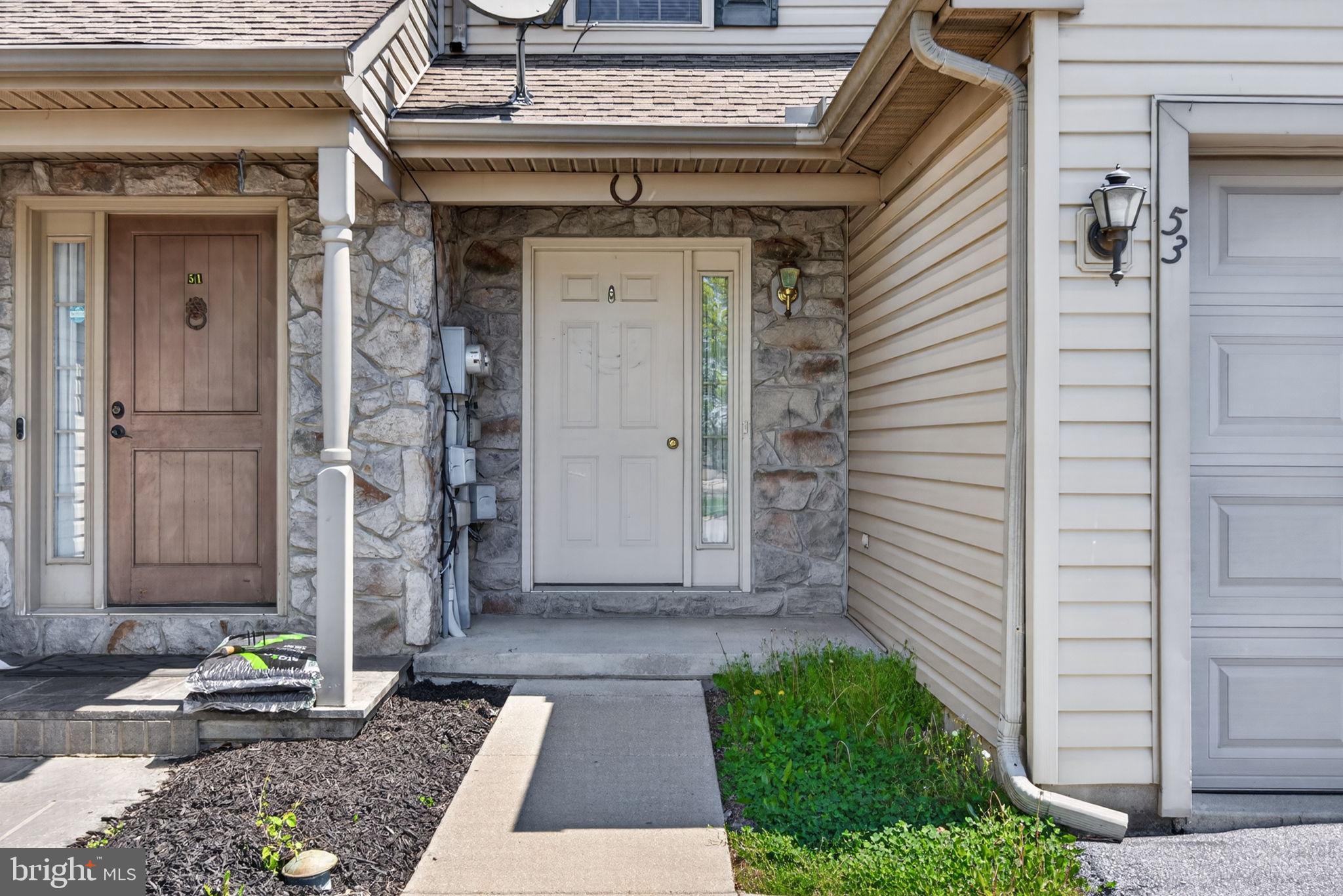 COUNTRY VILLAGE - Residential