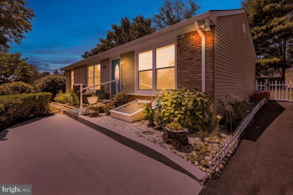 Photo of 608 Bermuda Road, Lancaster, PA 17603 (MLS # PALA2052848)