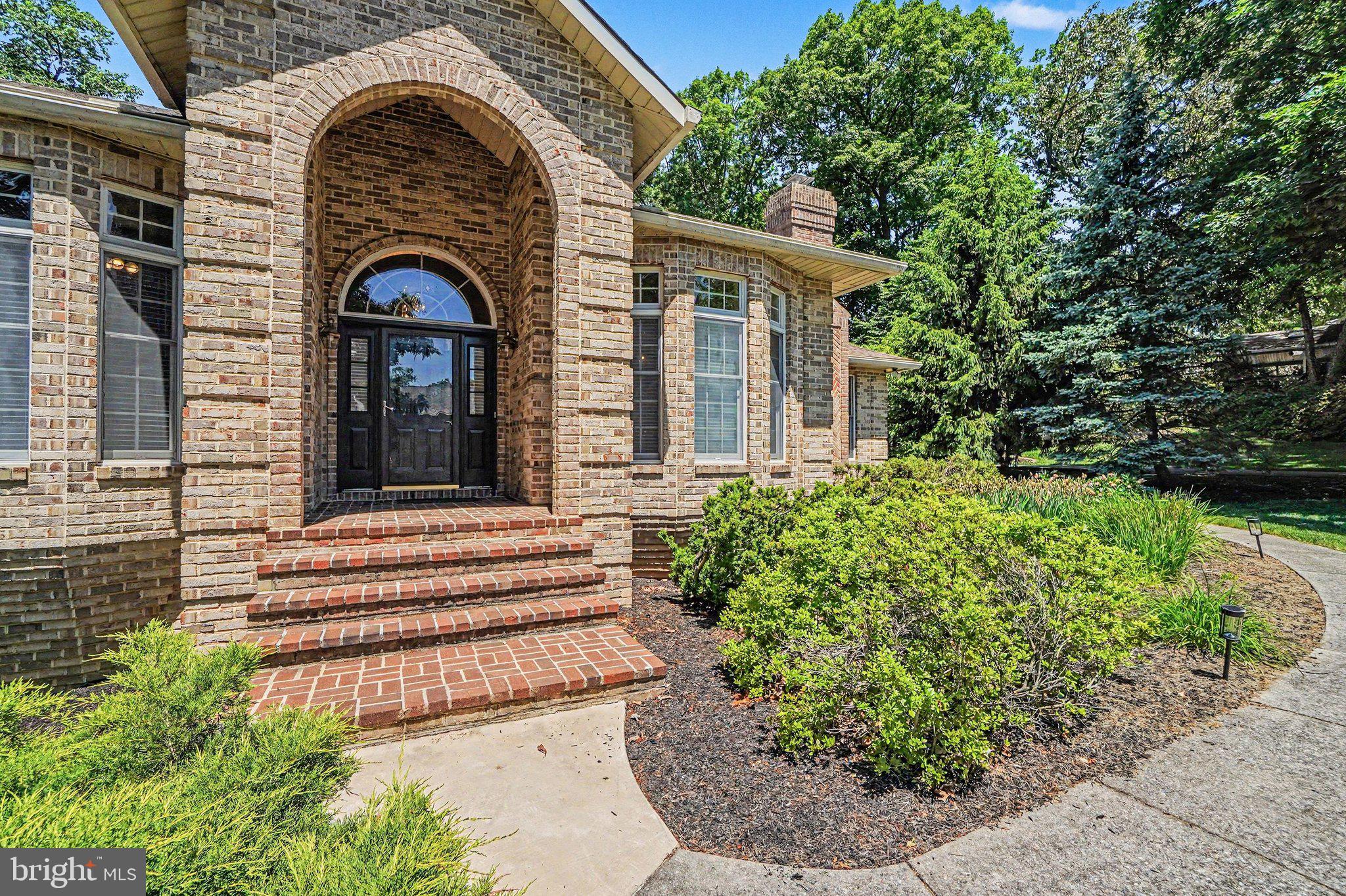 1905 CHRISTOPHER PLACE