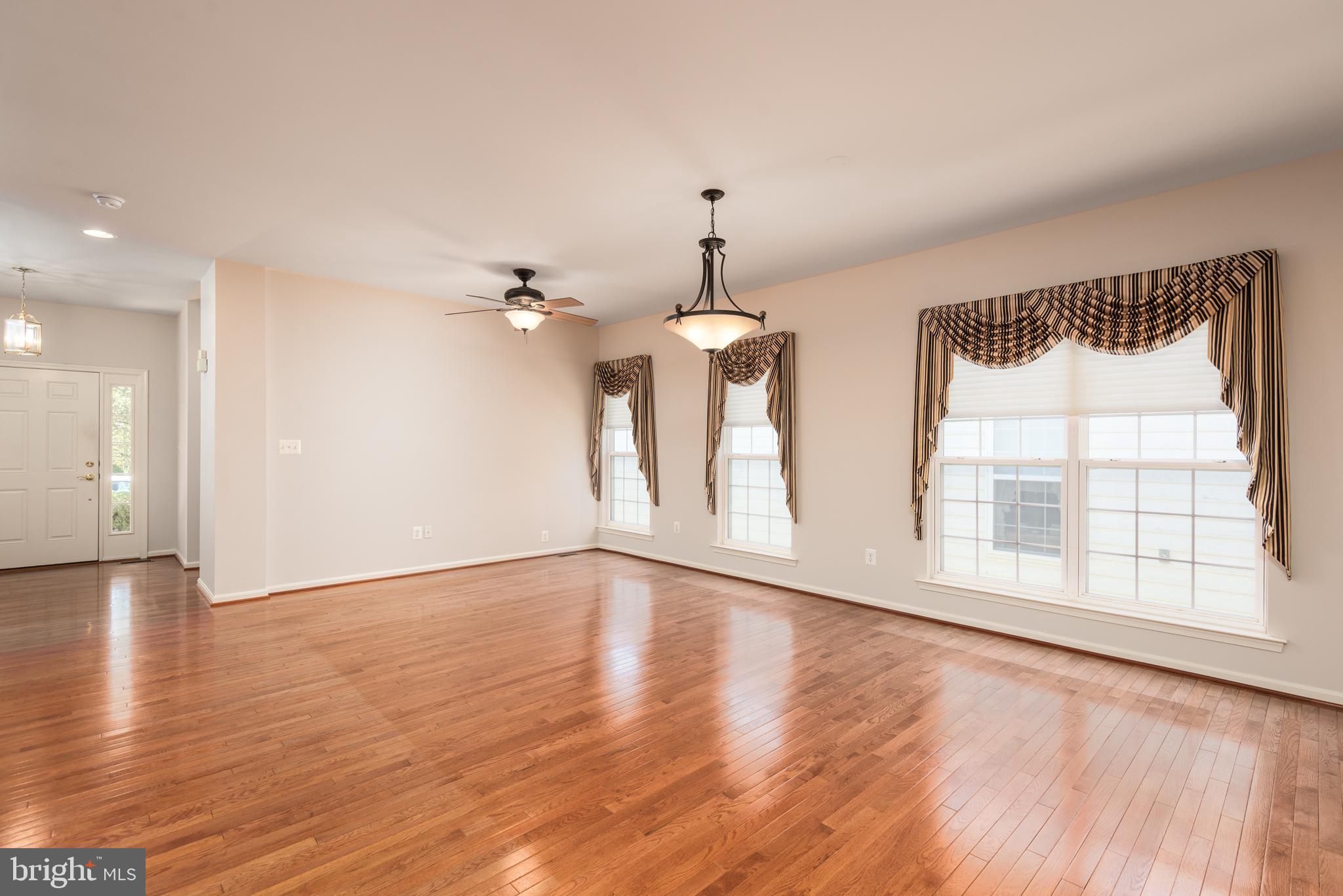 SYMPHONY VILLAGE AT CENTREVILLE - Residential