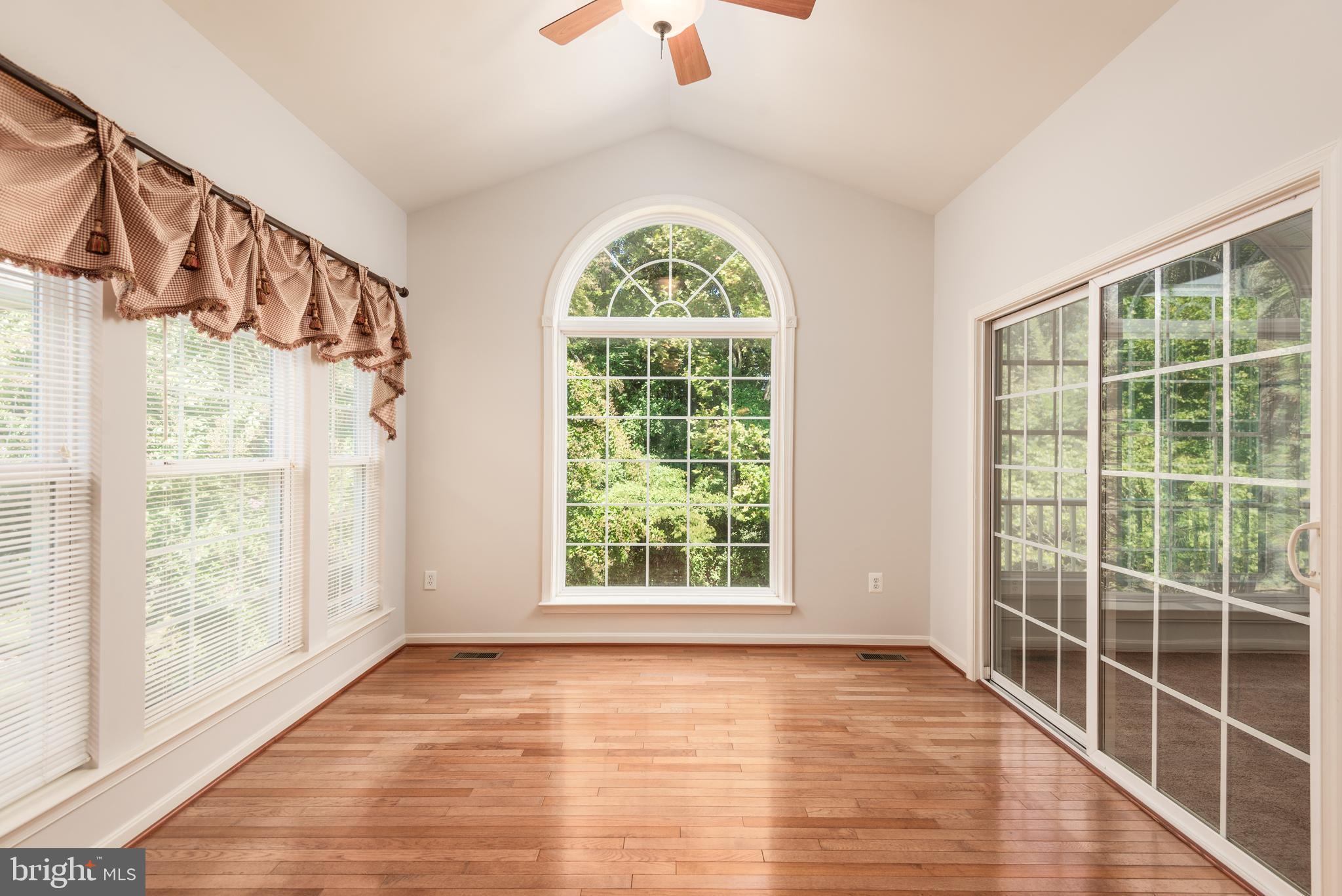 SYMPHONY VILLAGE AT CENTREVILLE - Residential