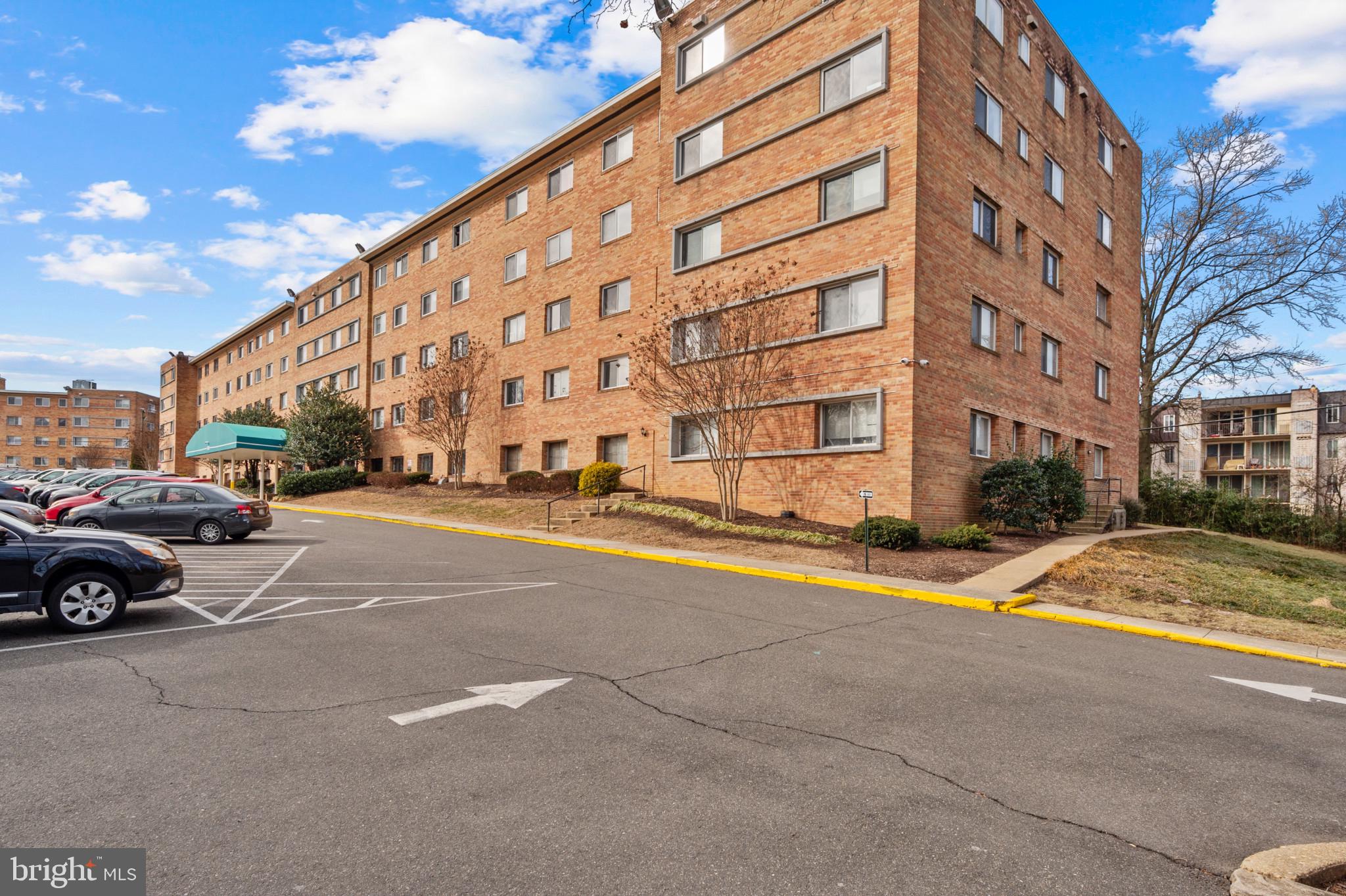 COLUMBIA KNOLL - Residential