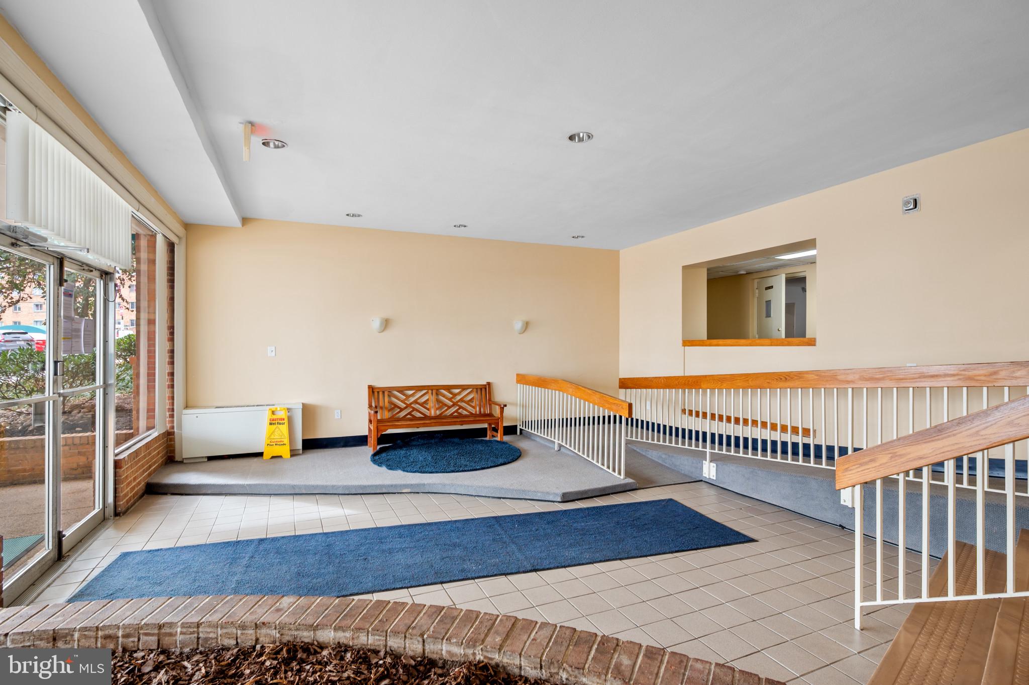 COLUMBIA KNOLL - Residential