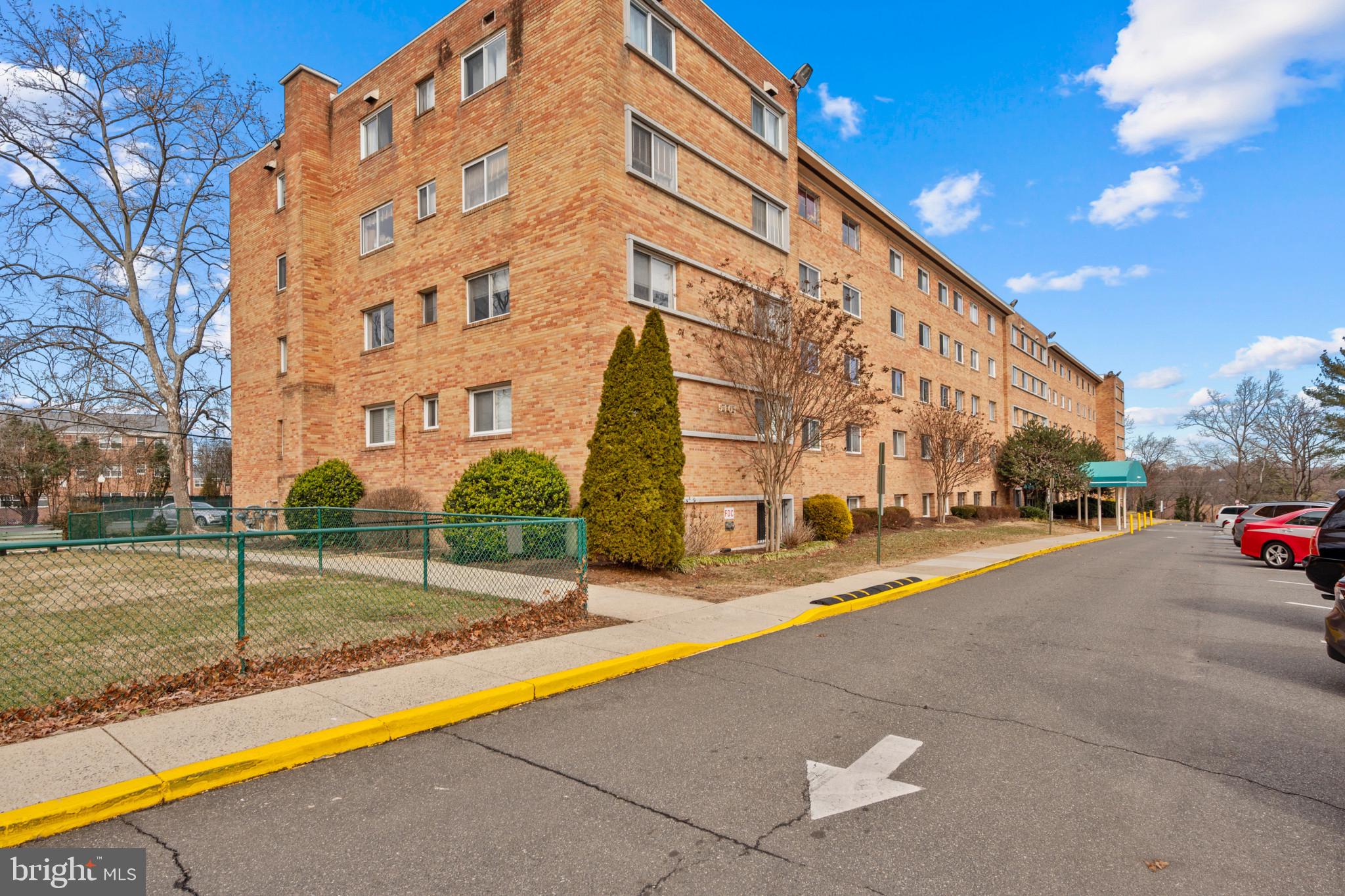 COLUMBIA KNOLL - Residential