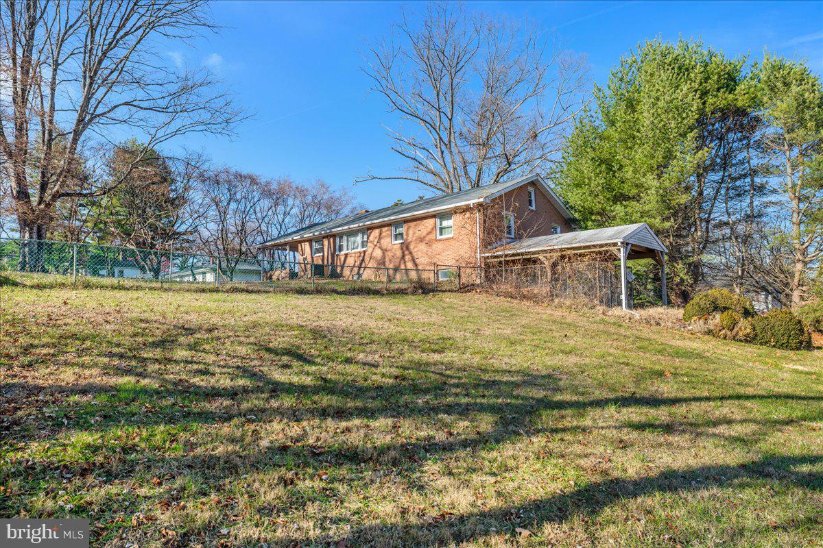 CHESTNUT HILL - Residential