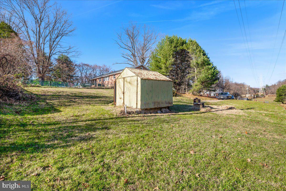 CHESTNUT HILL - Residential