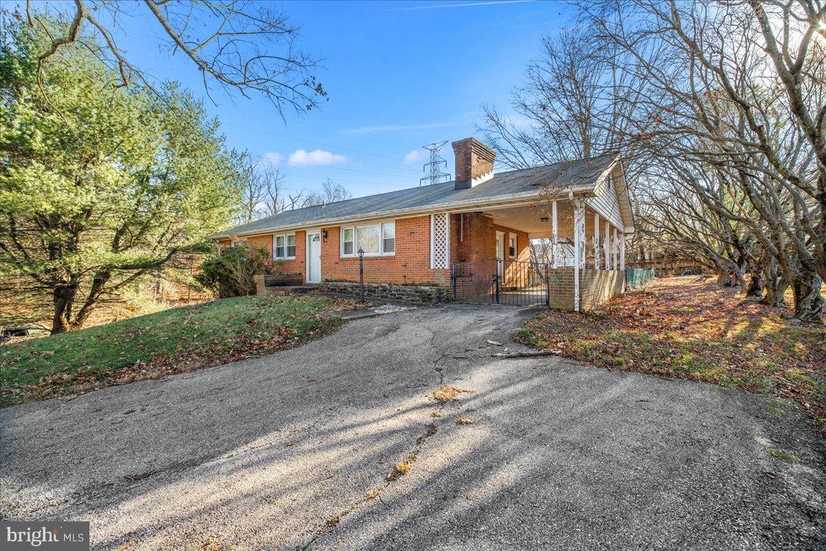 CHESTNUT HILL - Residential