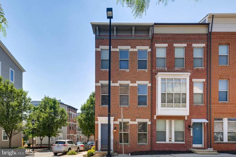 ALBEMARLE SQUARE - Residential Lease