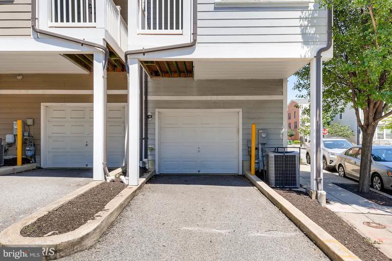 ALBEMARLE SQUARE - Residential Lease