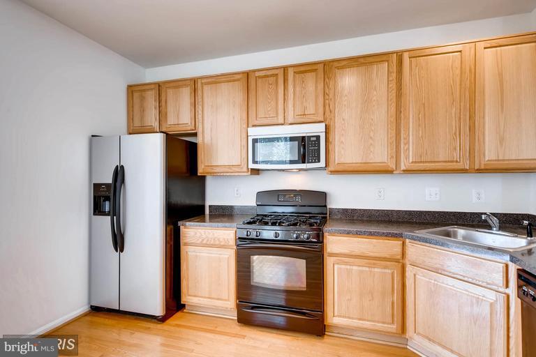 ALBEMARLE SQUARE - Residential Lease