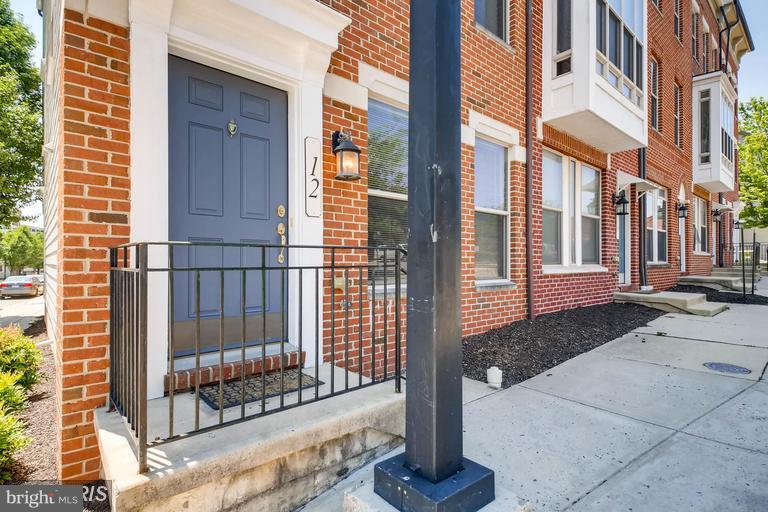 ALBEMARLE SQUARE - Residential Lease