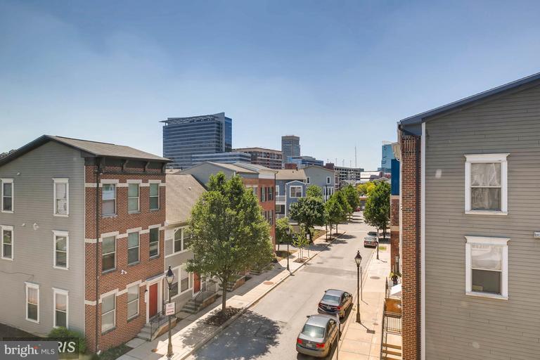 ALBEMARLE SQUARE - Residential Lease