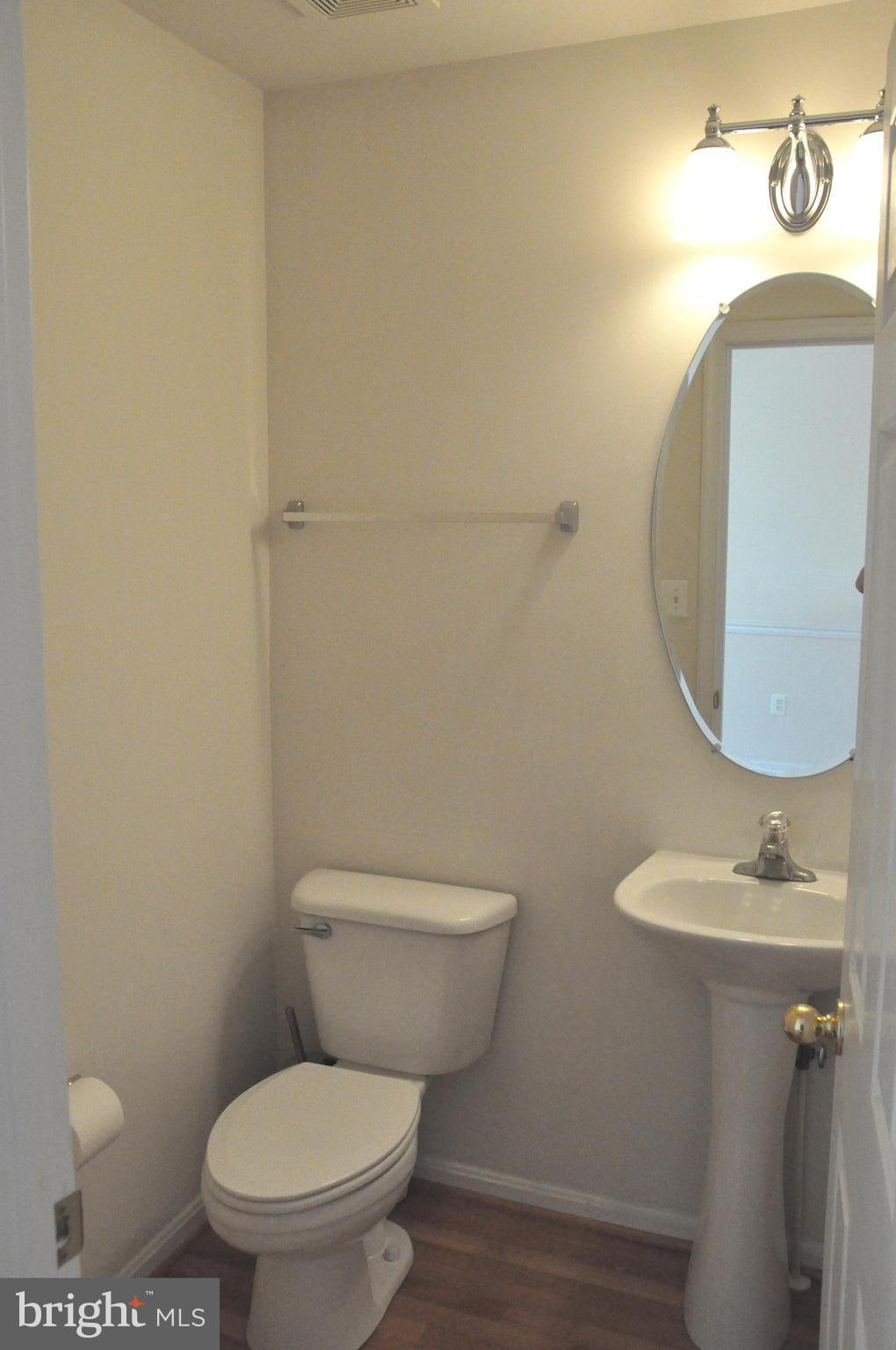 ALBEMARLE SQUARE - Residential Lease