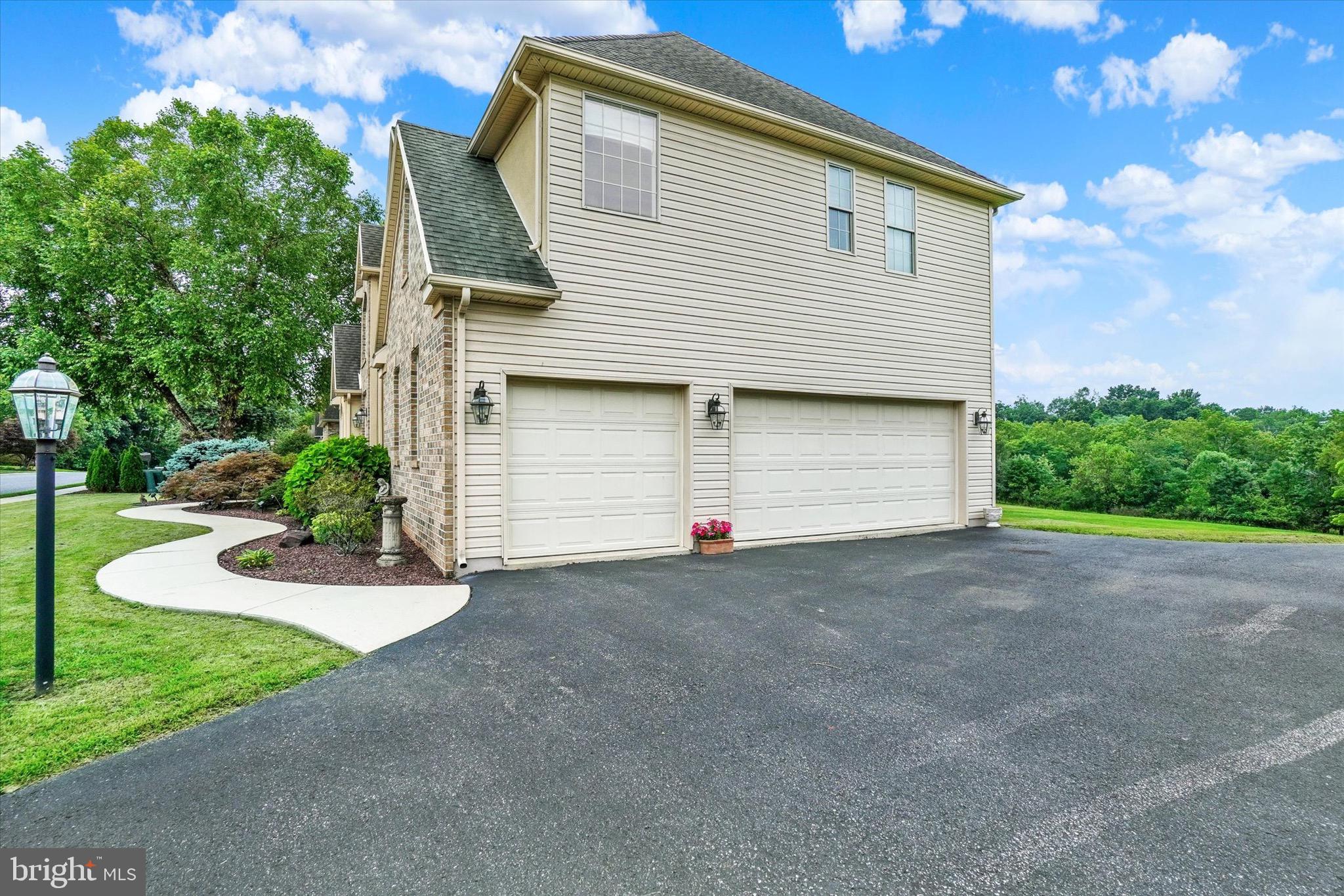 1503 FARM CROSS WAY