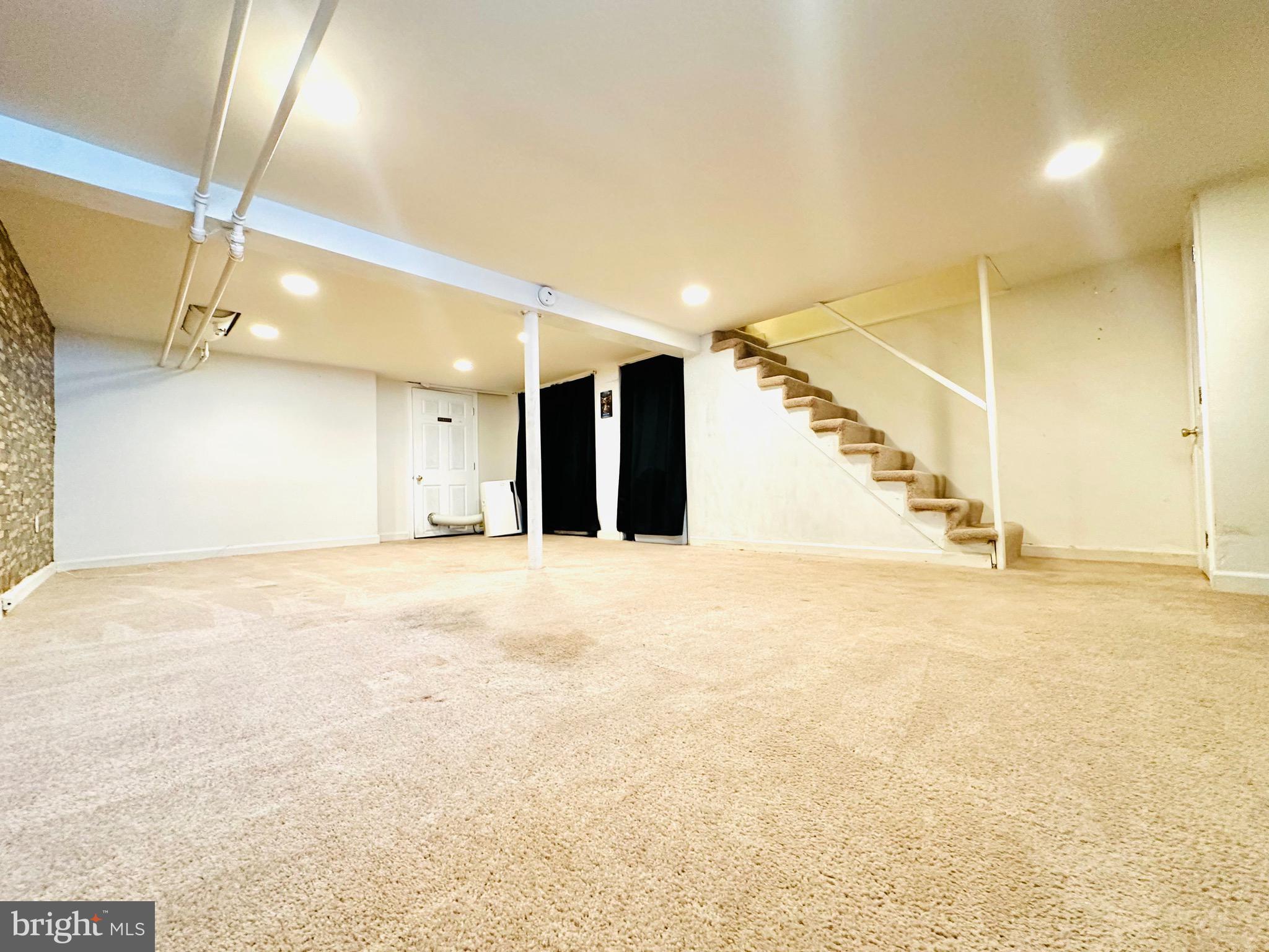 PARKLANE - Residential Lease