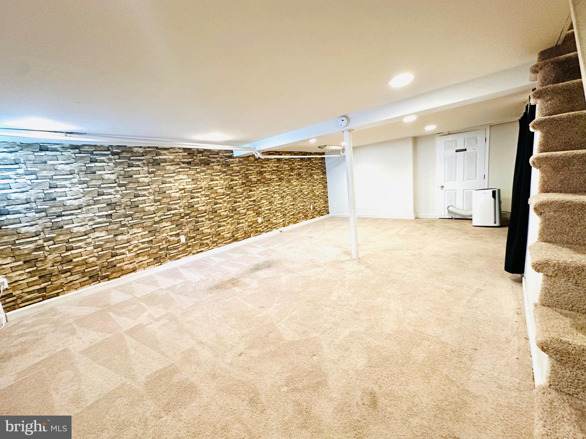 PARKLANE - Residential Lease