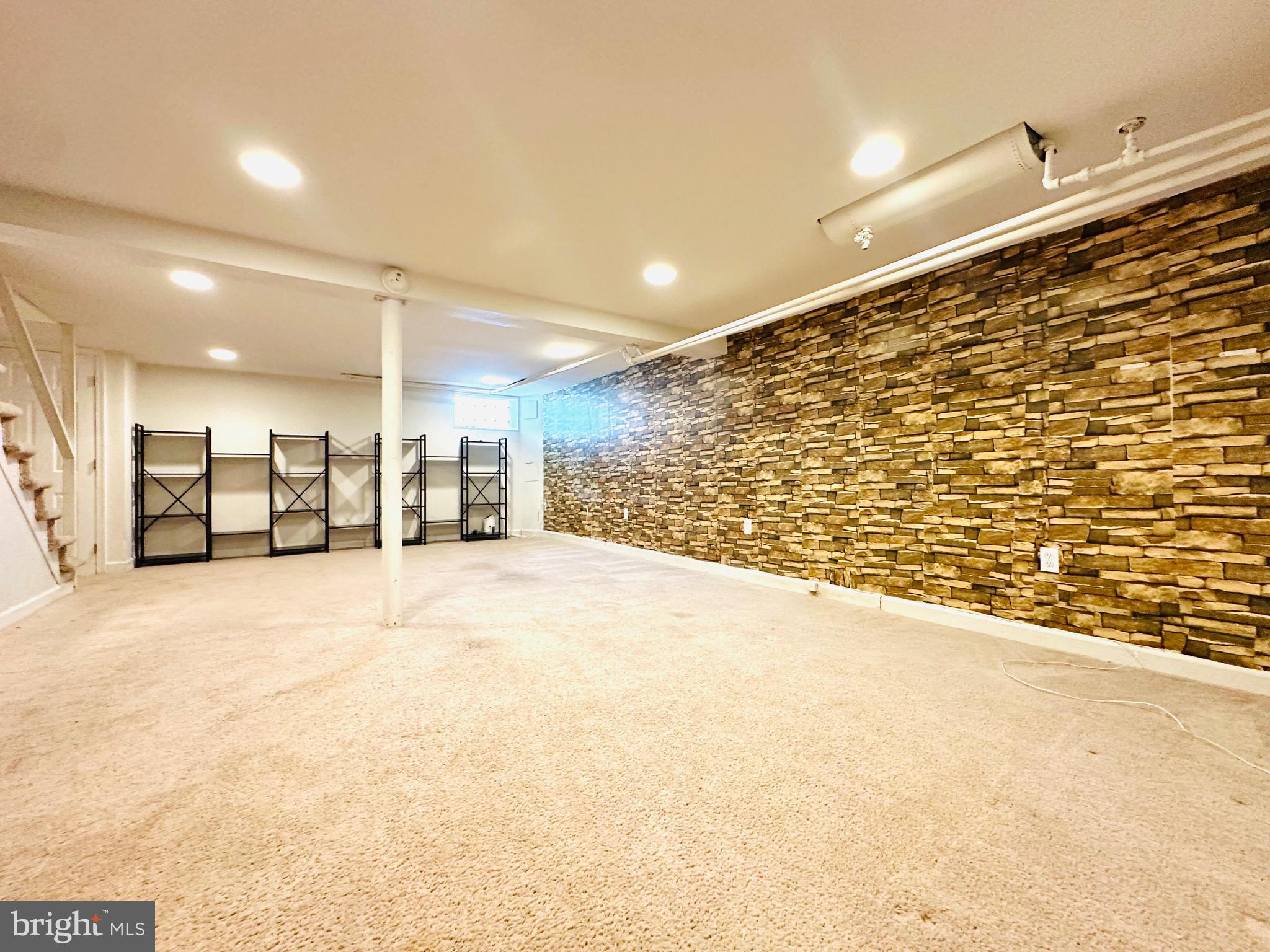 PARKLANE - Residential Lease