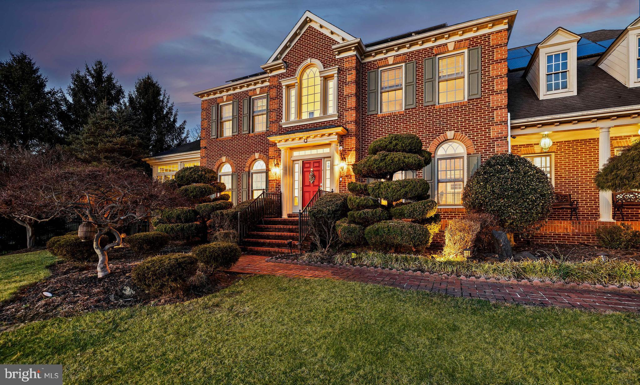 HAYFIELDS MANOR - Residential