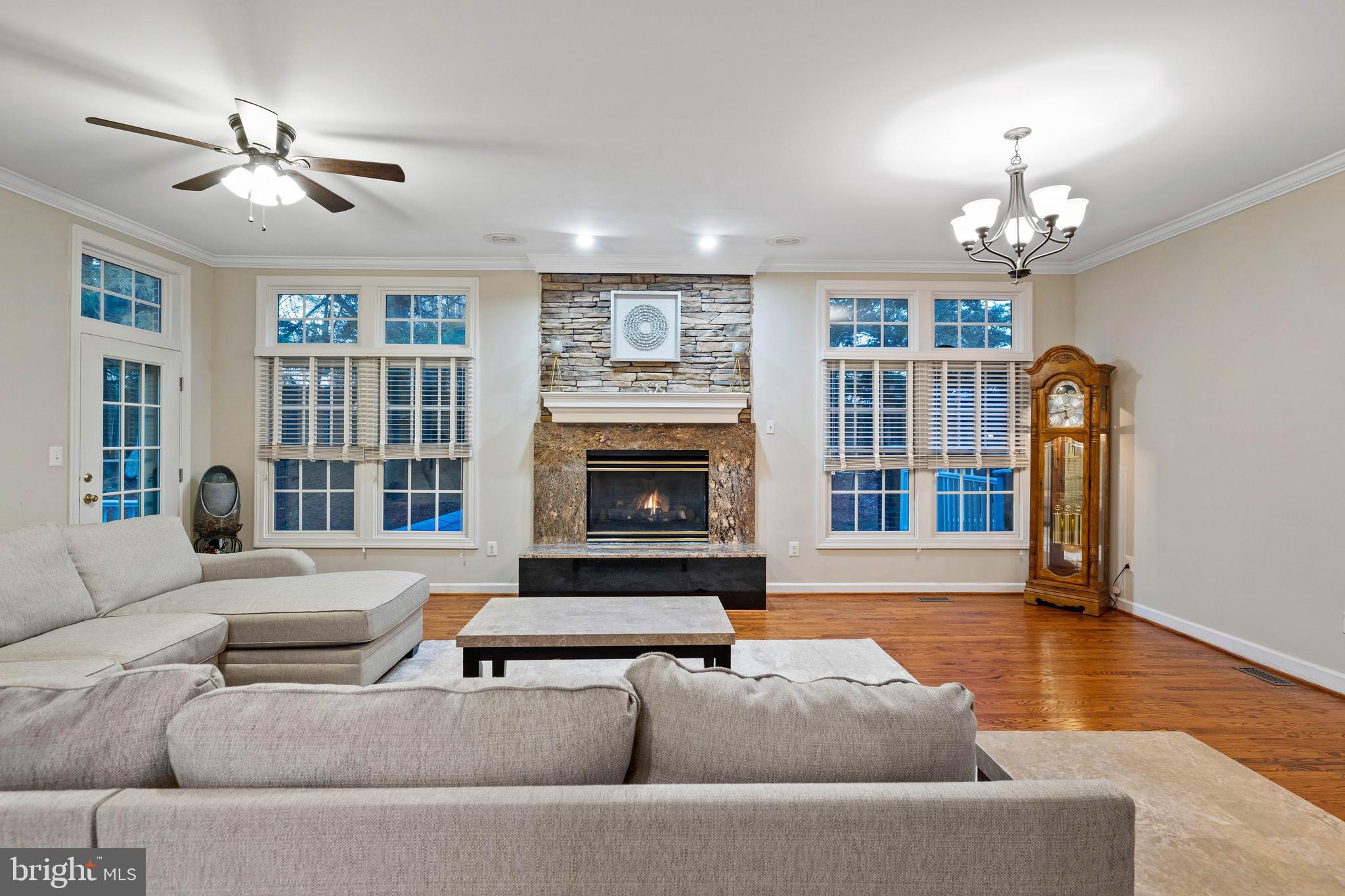 HAYFIELDS MANOR - Residential