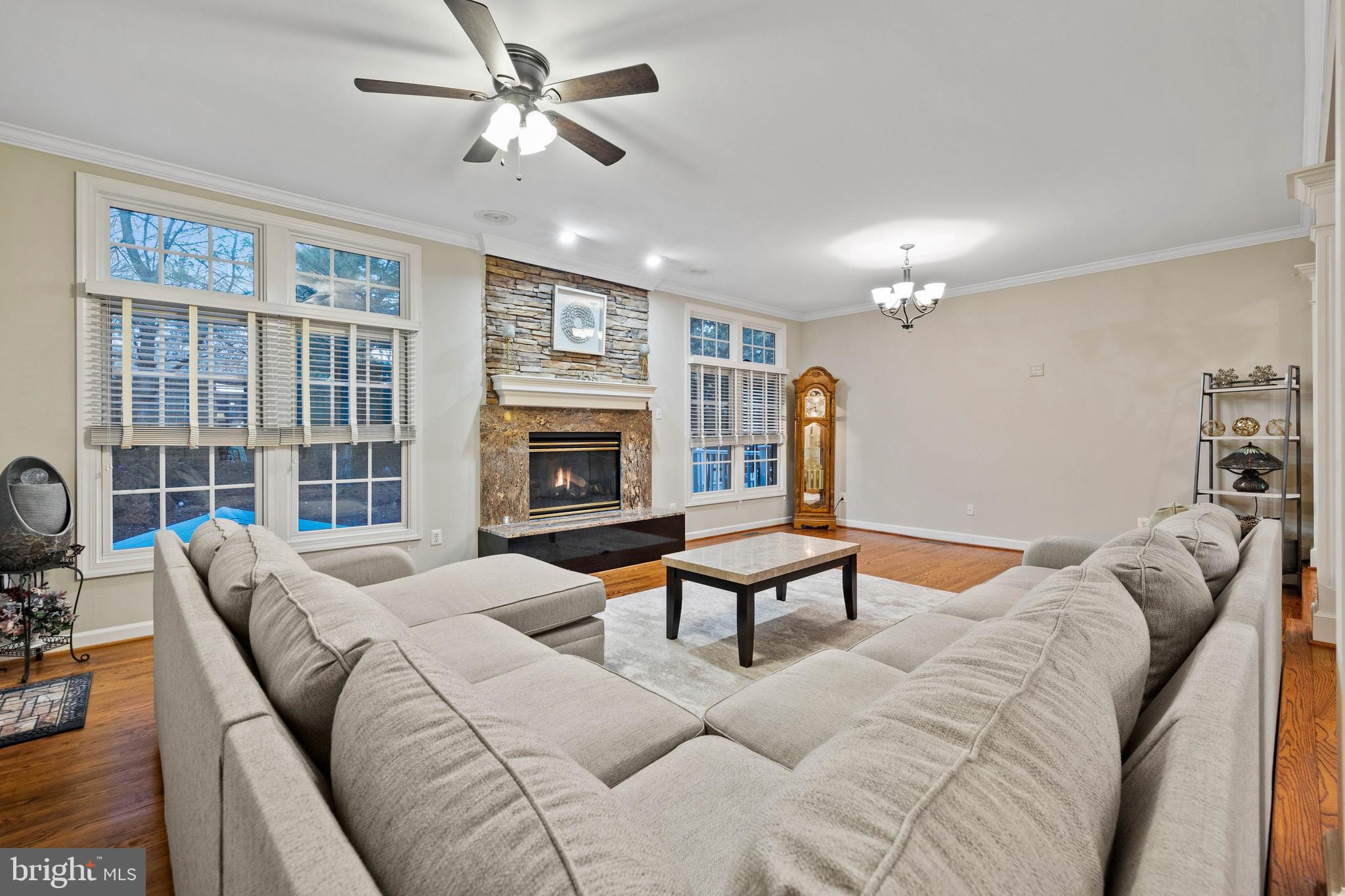 HAYFIELDS MANOR - Residential