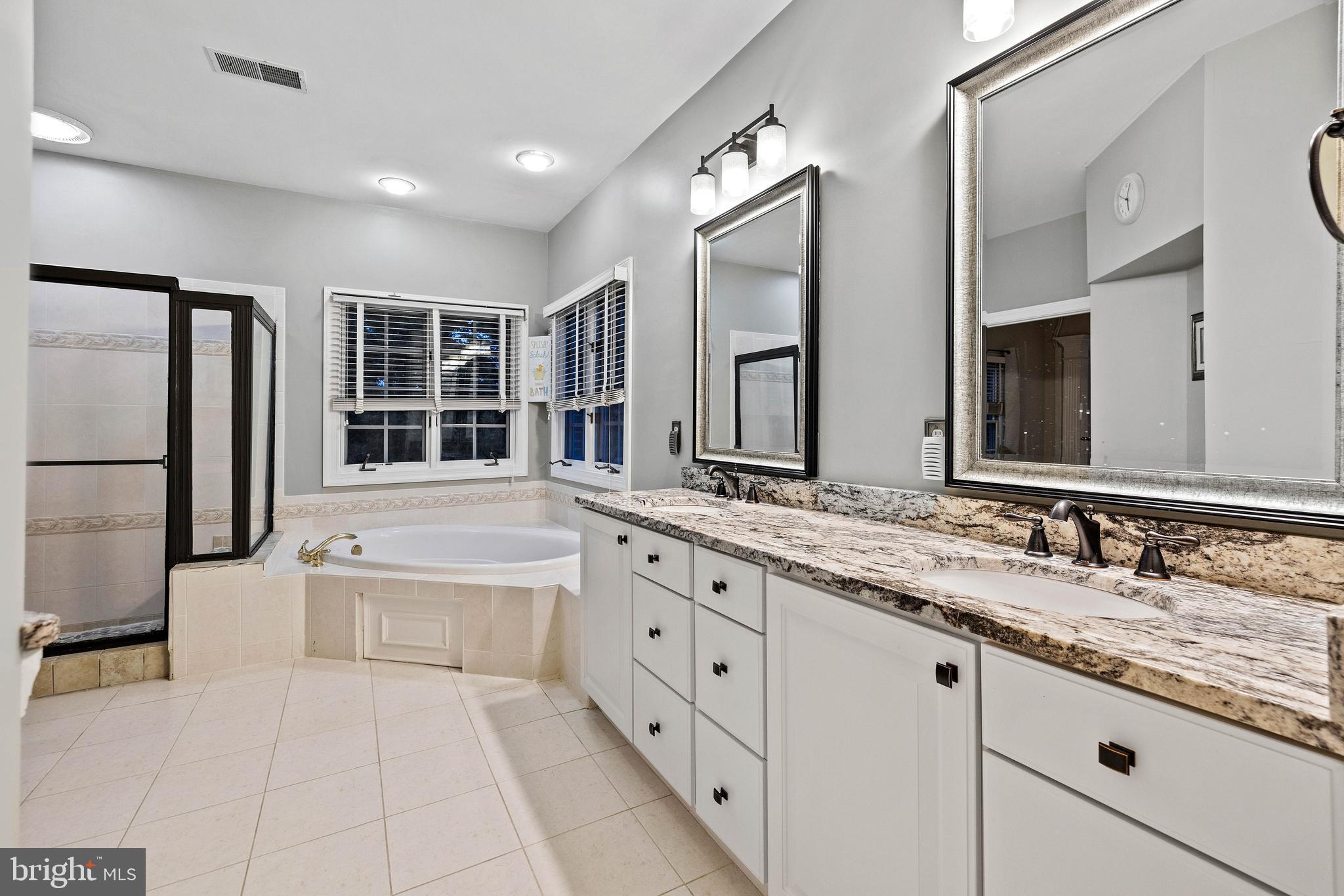 HAYFIELDS MANOR - Residential