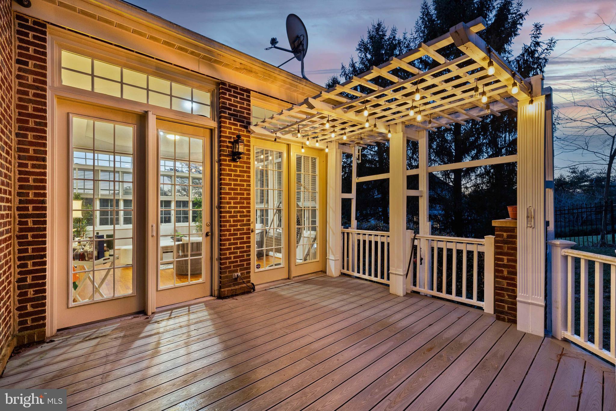 HAYFIELDS MANOR - Residential