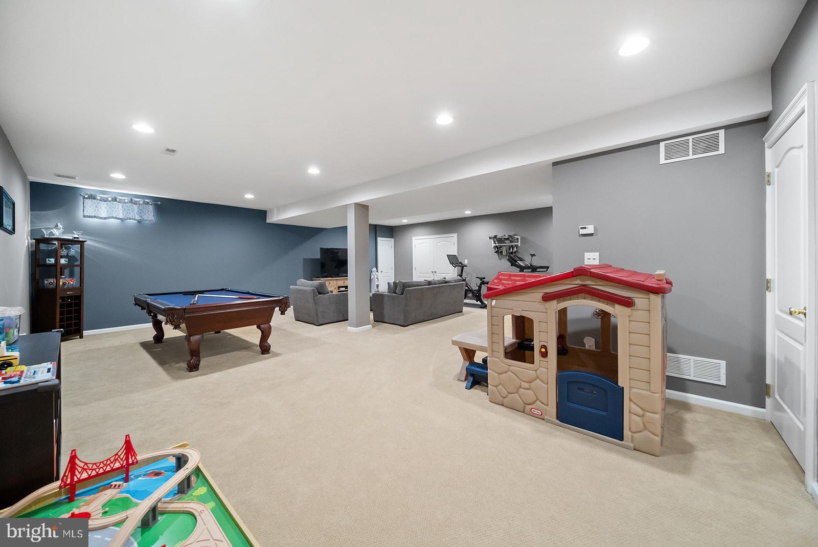 WOODS AT NORTHAMPTON - Residential