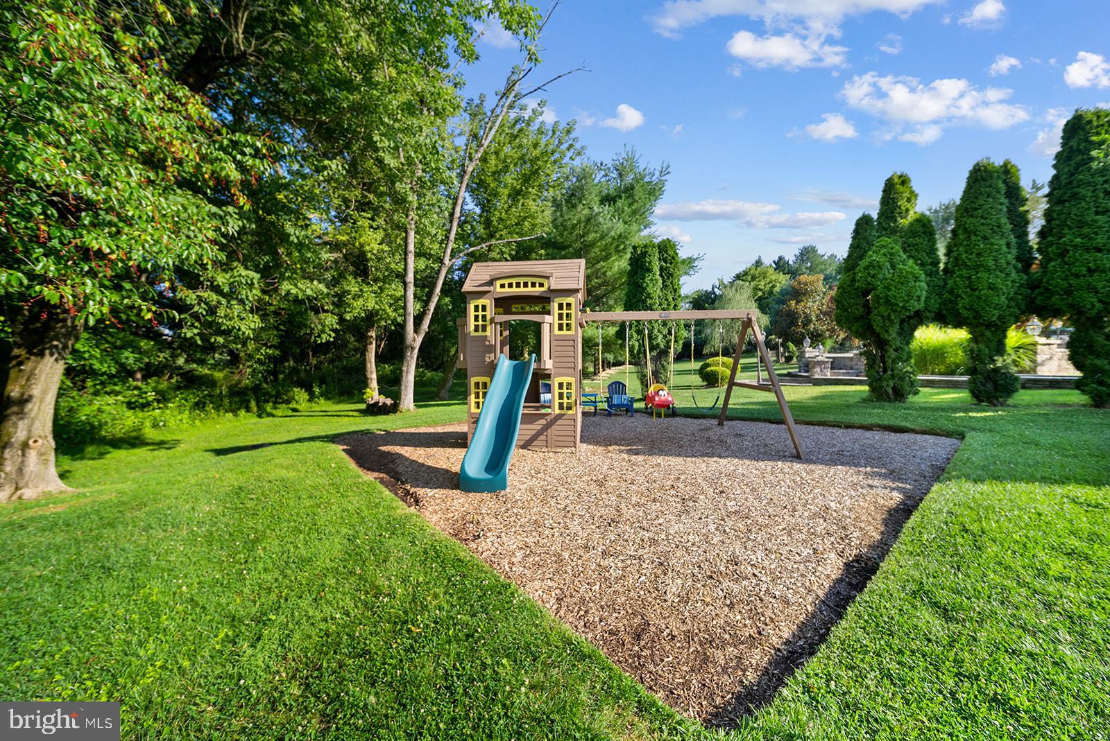 WOODS AT NORTHAMPTON - Residential