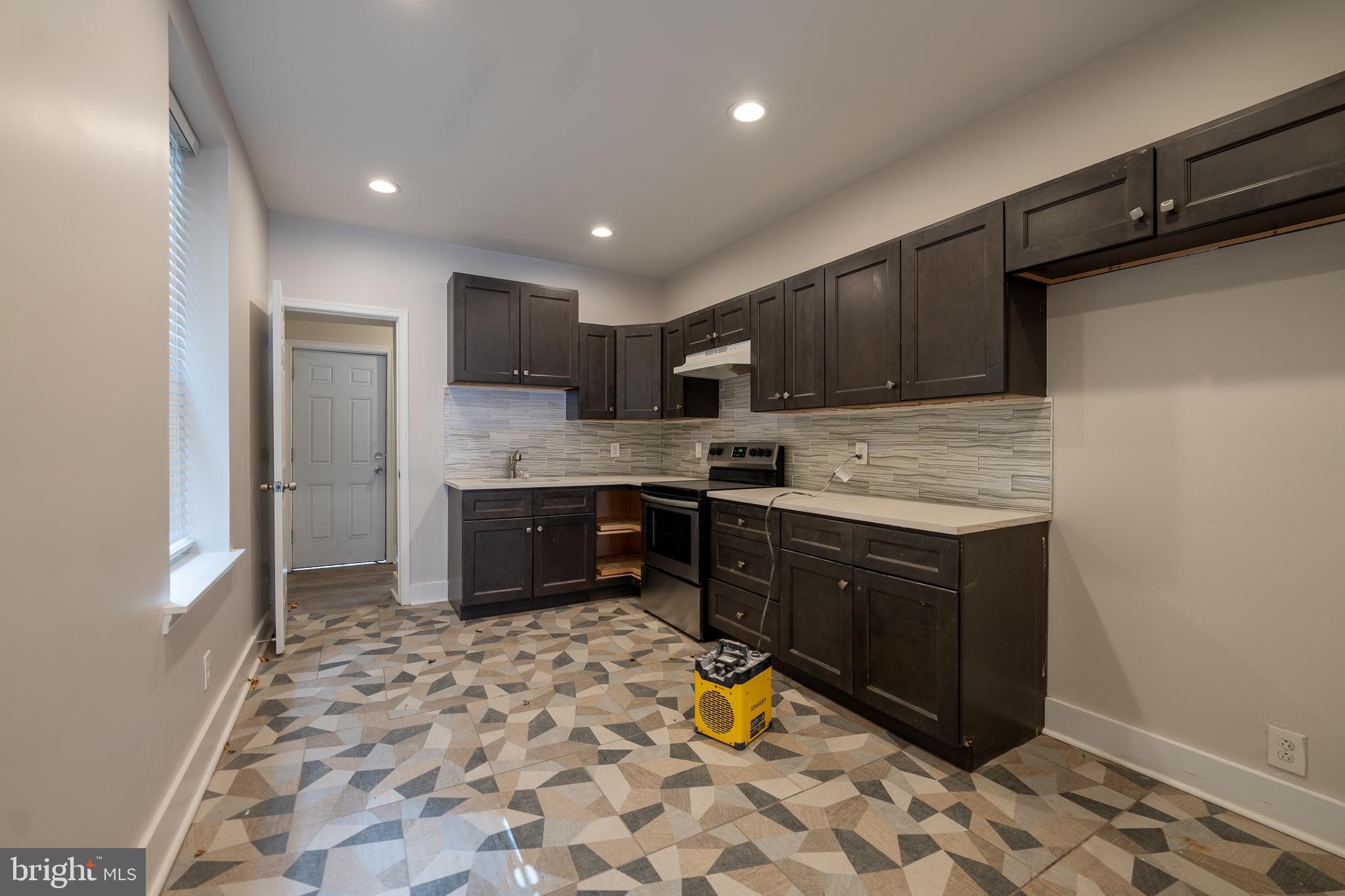 PHILADELPHIA (NORTH) - Residential Lease