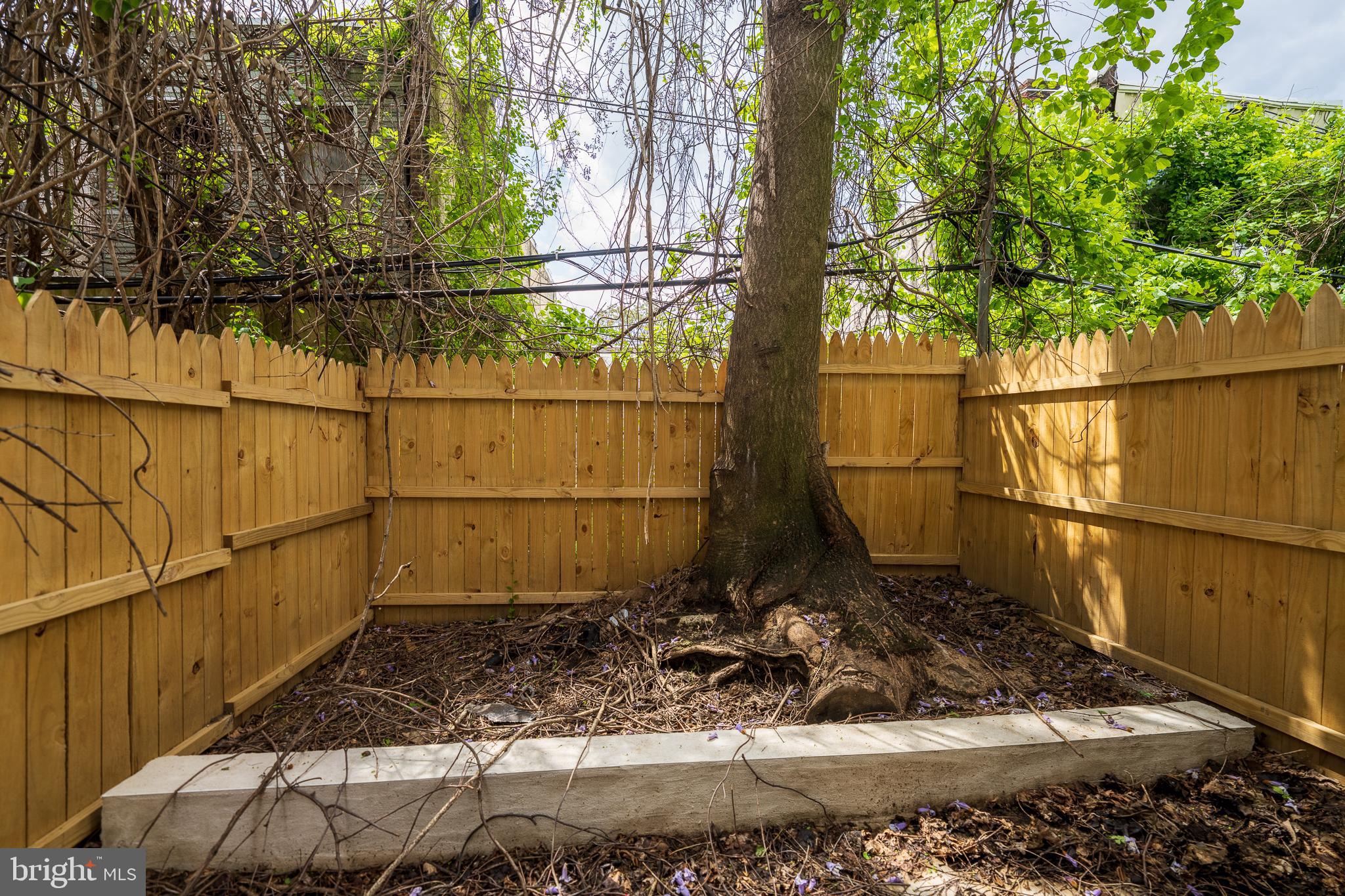 PHILADELPHIA (NORTH) - Residential Lease