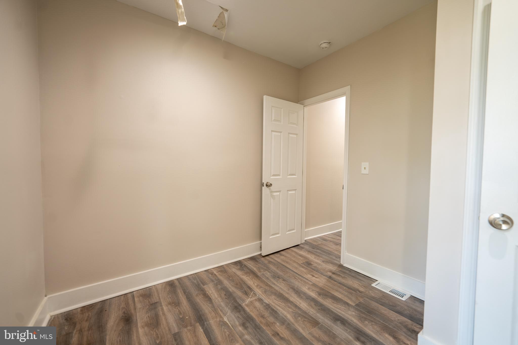 PHILADELPHIA (NORTH) - Residential Lease