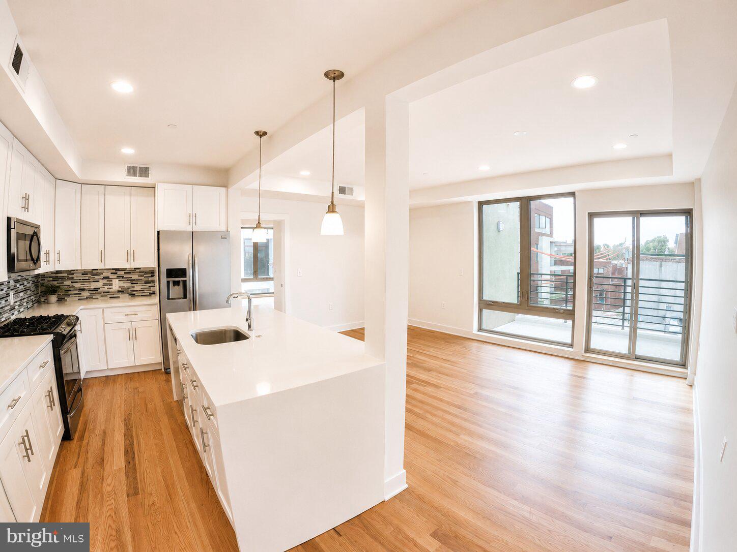 233 POPLAR STREET 9