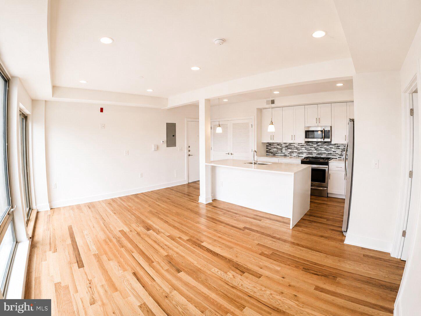 233 POPLAR STREET 9