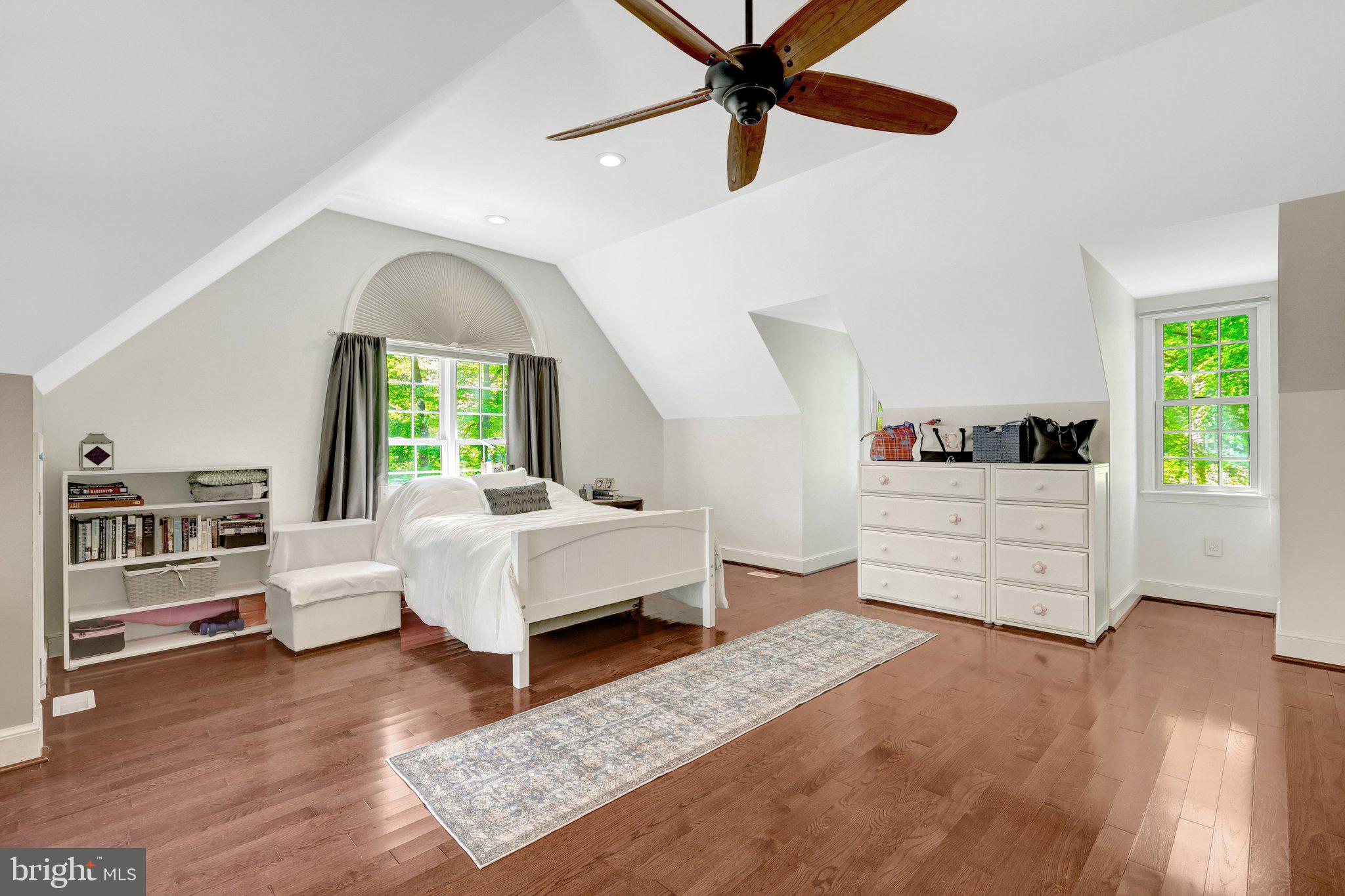 FALCON RIDGE - Residential