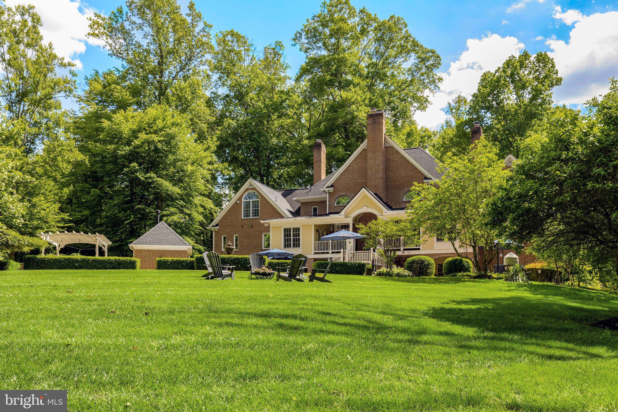 FALCON RIDGE - Residential