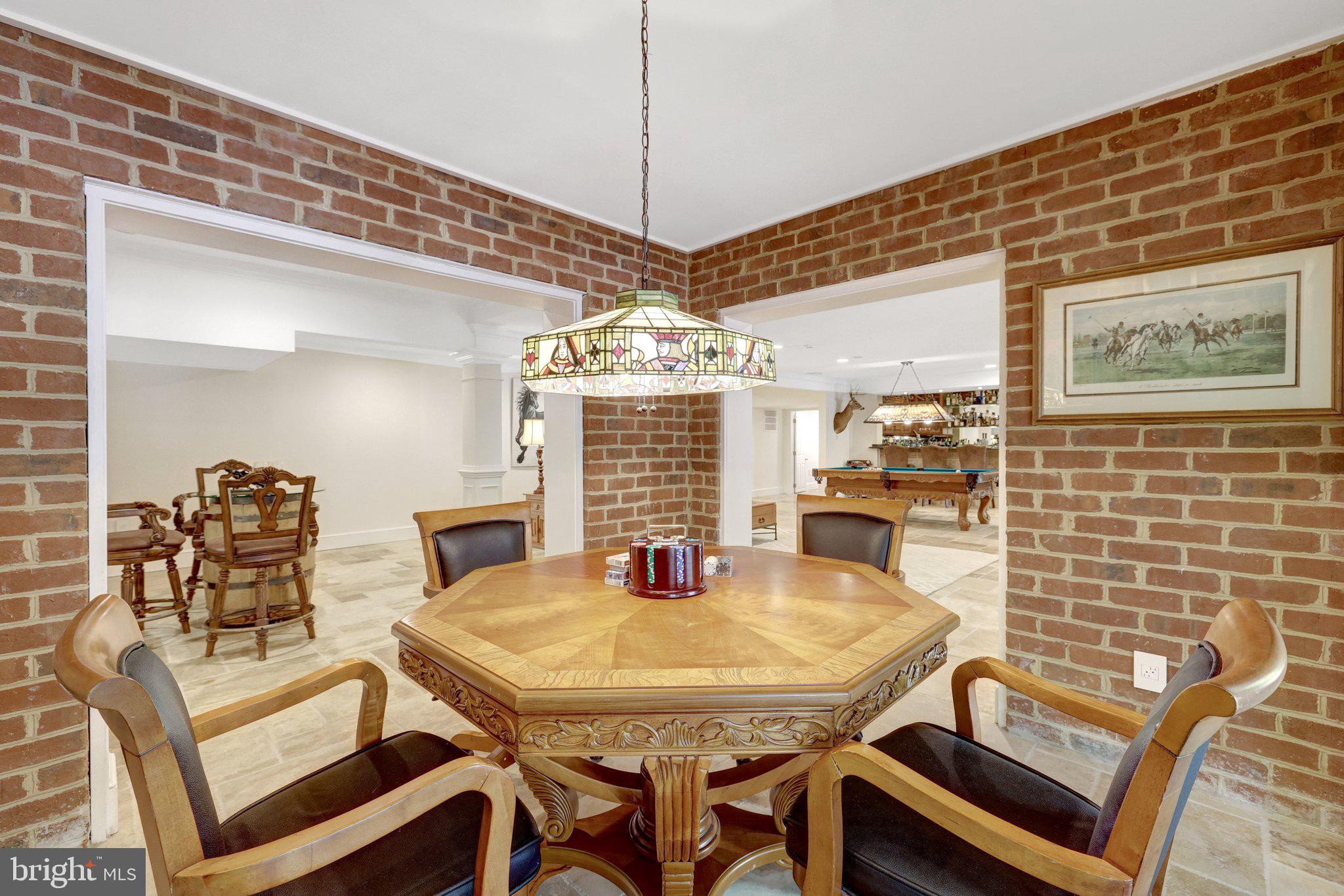 FALCON RIDGE - Residential