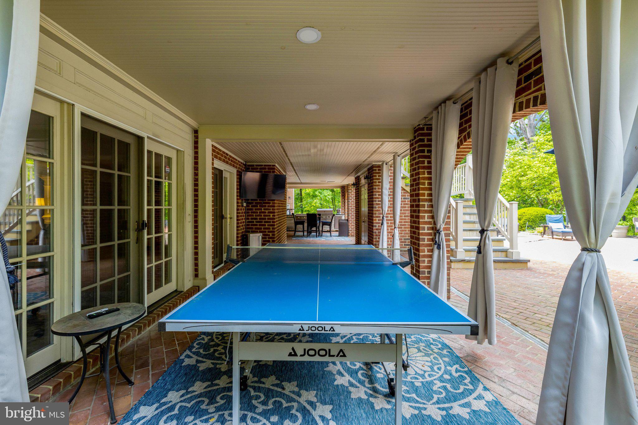 FALCON RIDGE - Residential