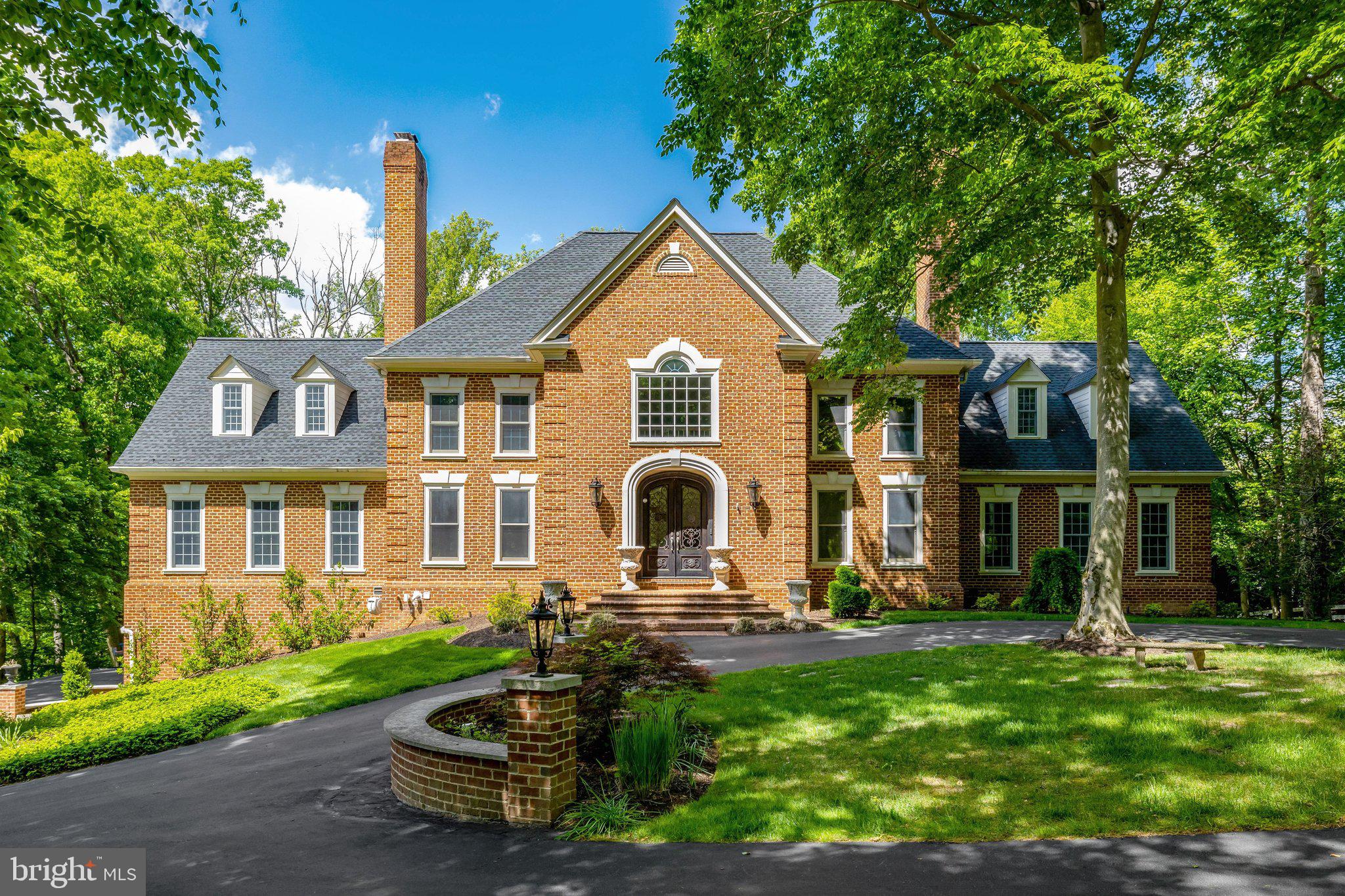 FALCON RIDGE - Residential
