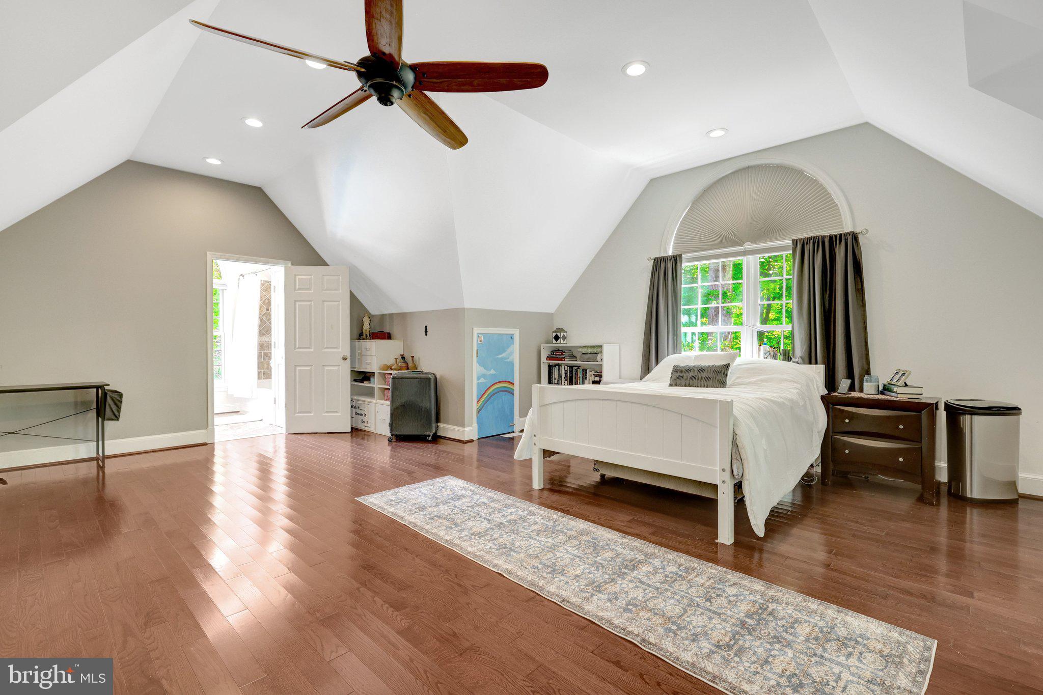 FALCON RIDGE - Residential