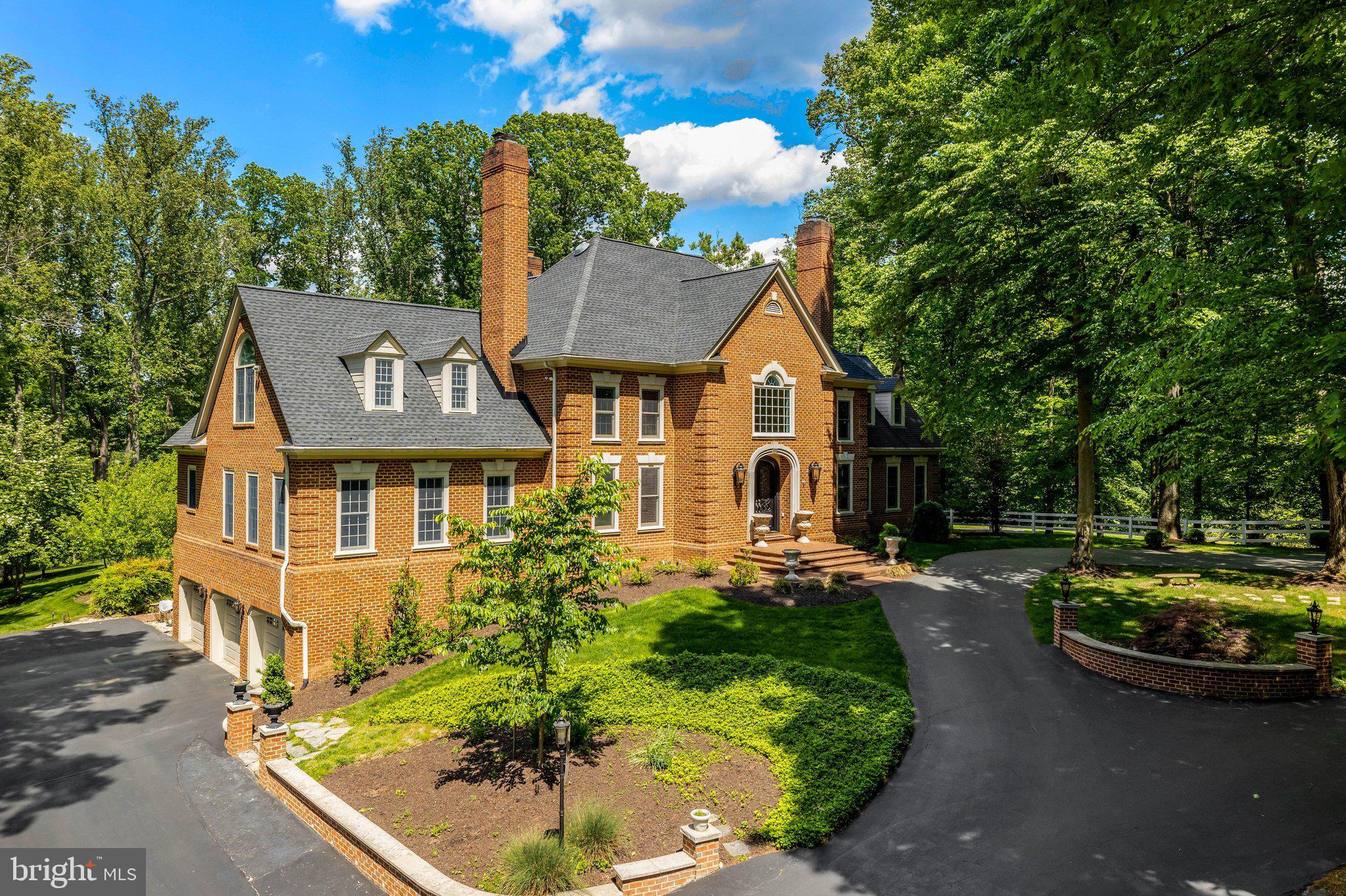 FALCON RIDGE - Residential