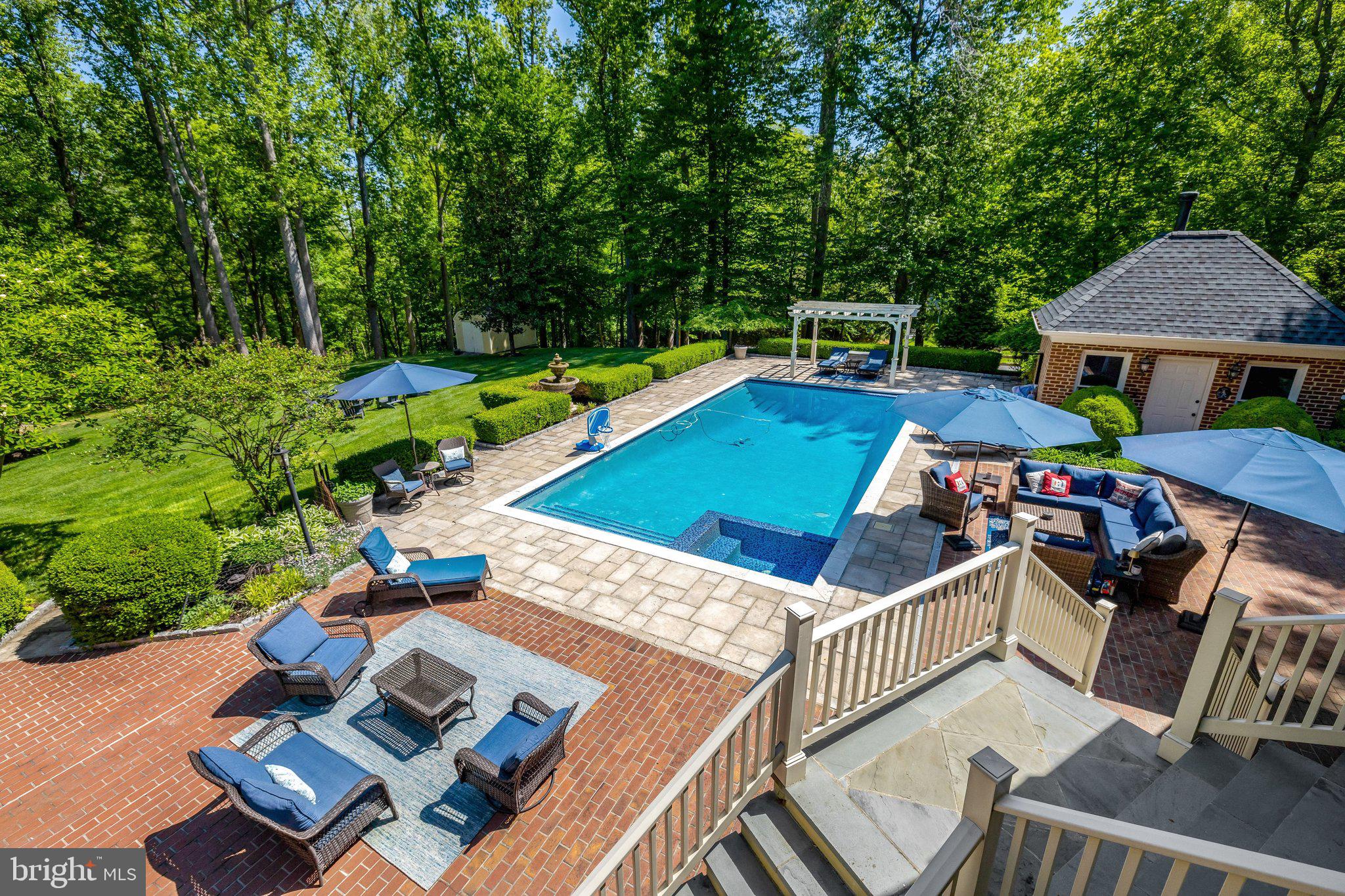FALCON RIDGE - Residential