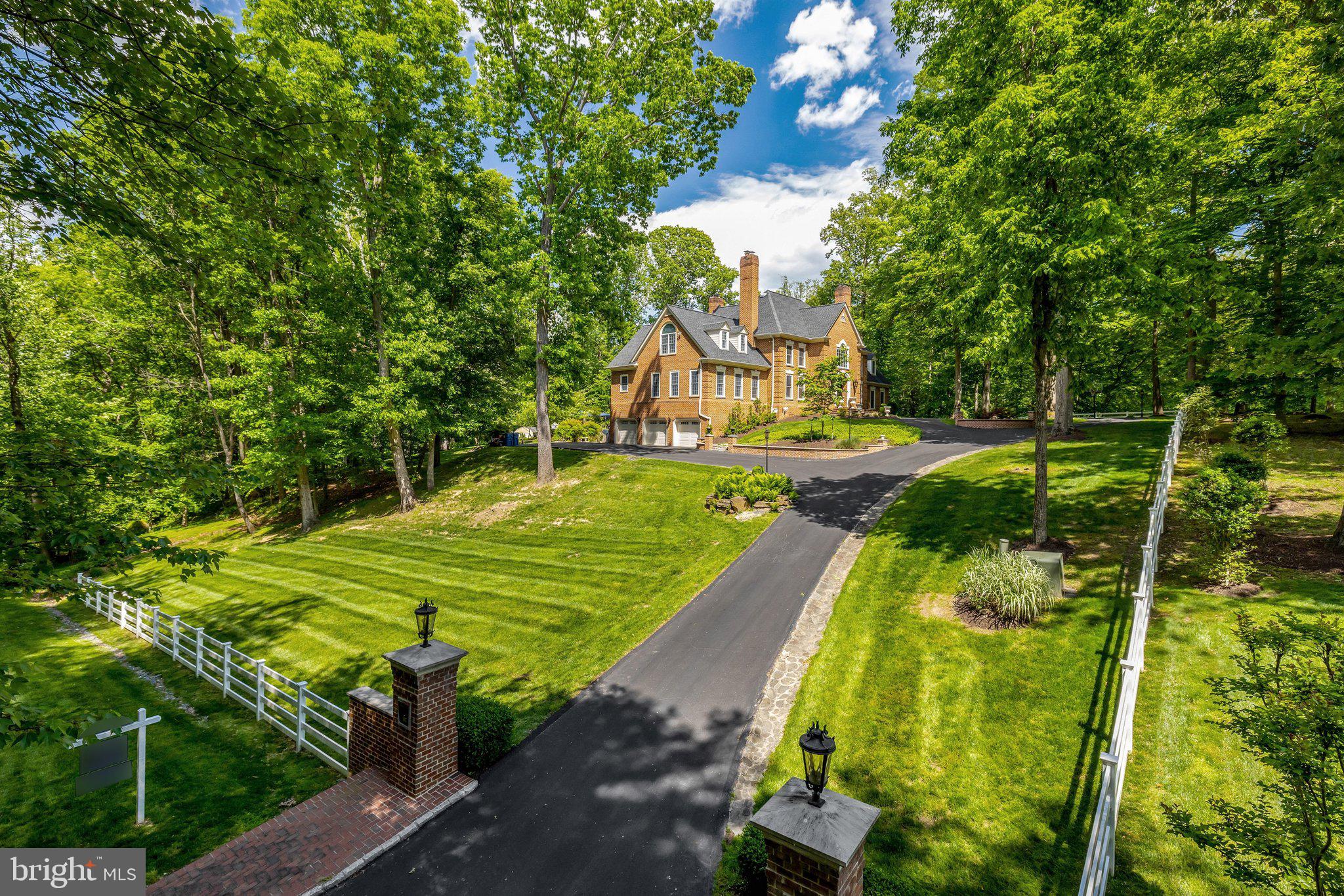 FALCON RIDGE - Residential