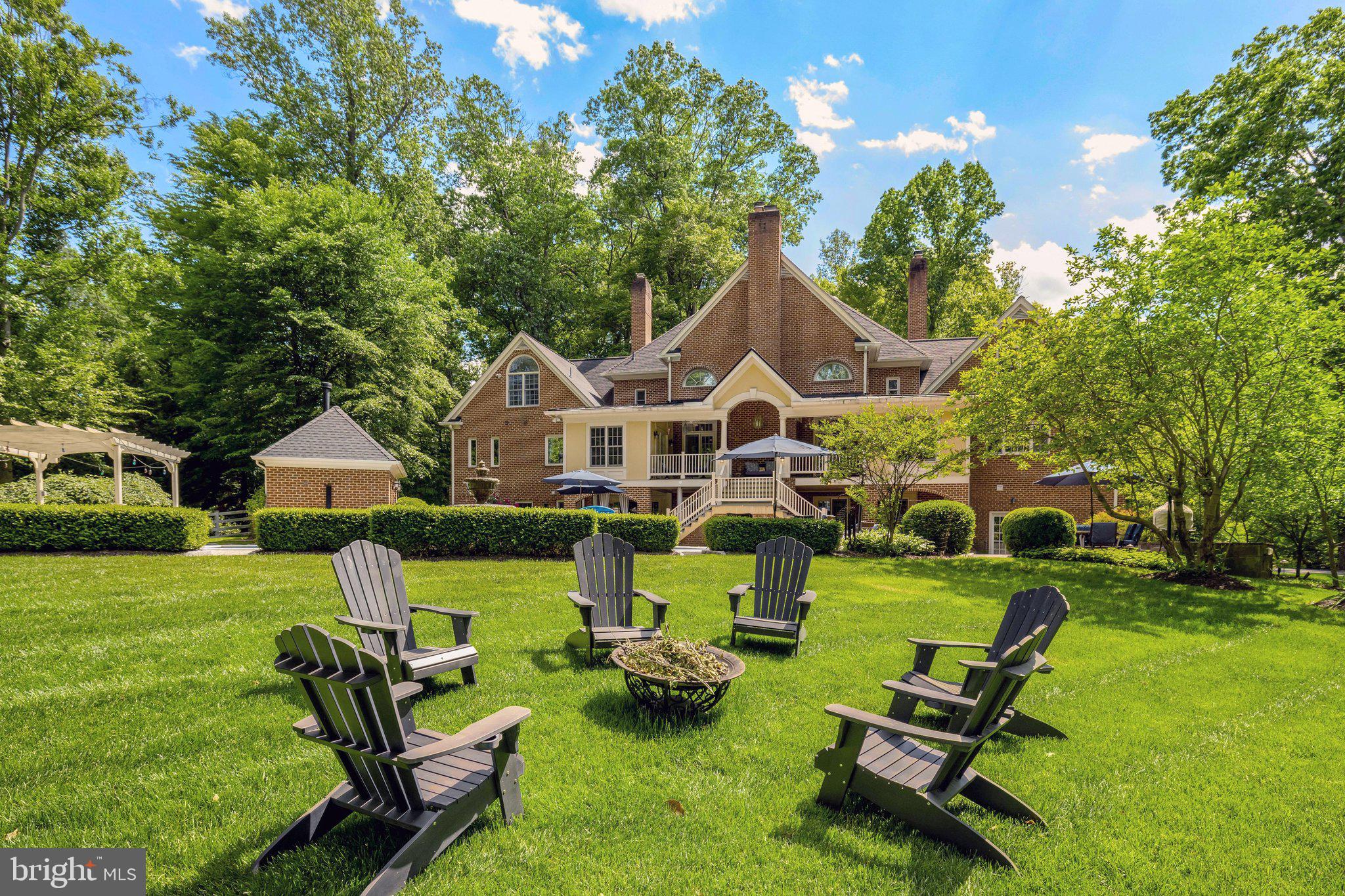 FALCON RIDGE - Residential