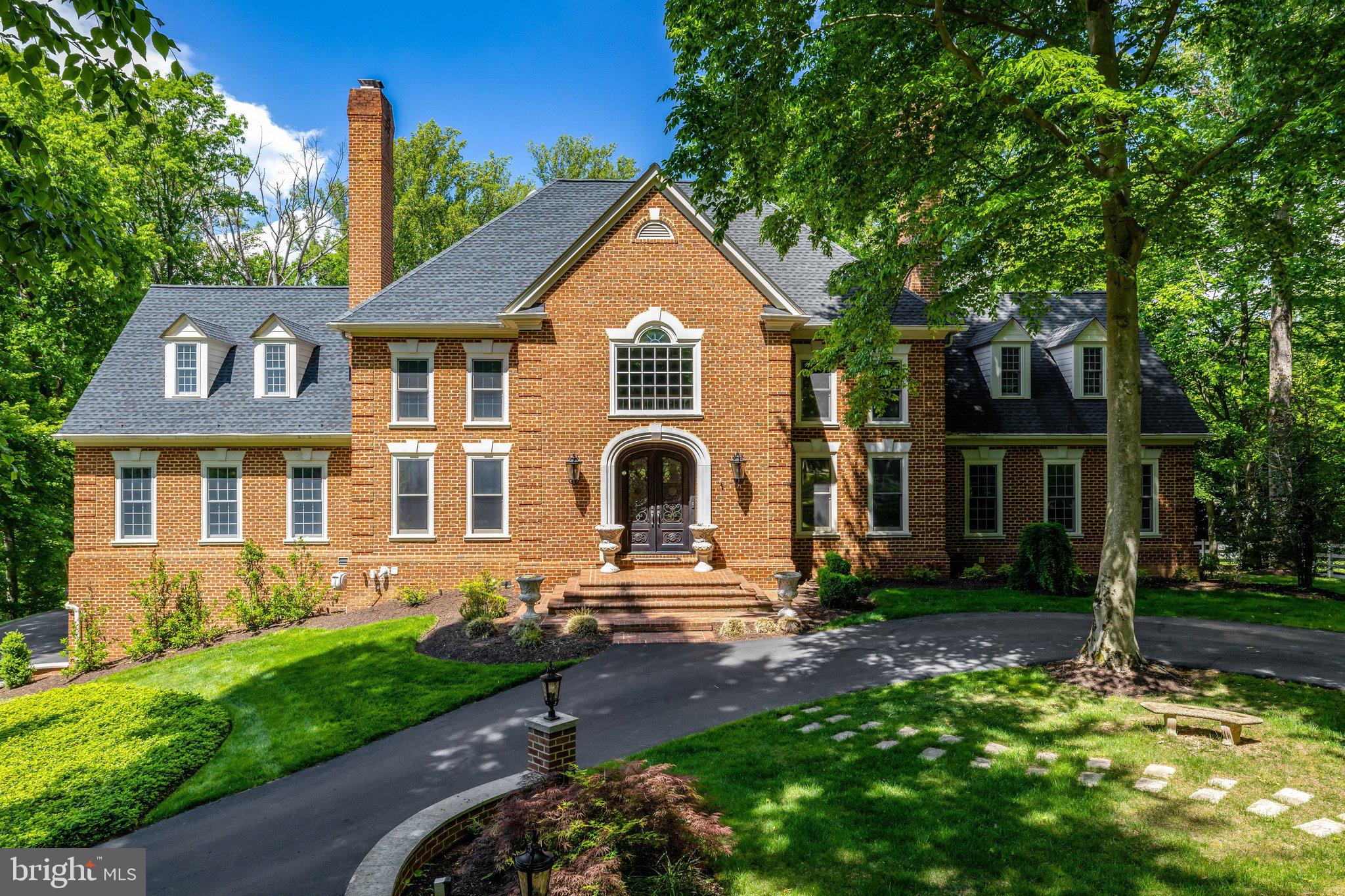 FALCON RIDGE - Residential