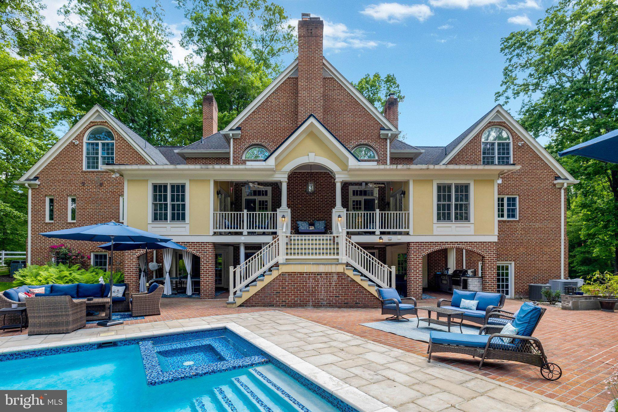 FALCON RIDGE - Residential