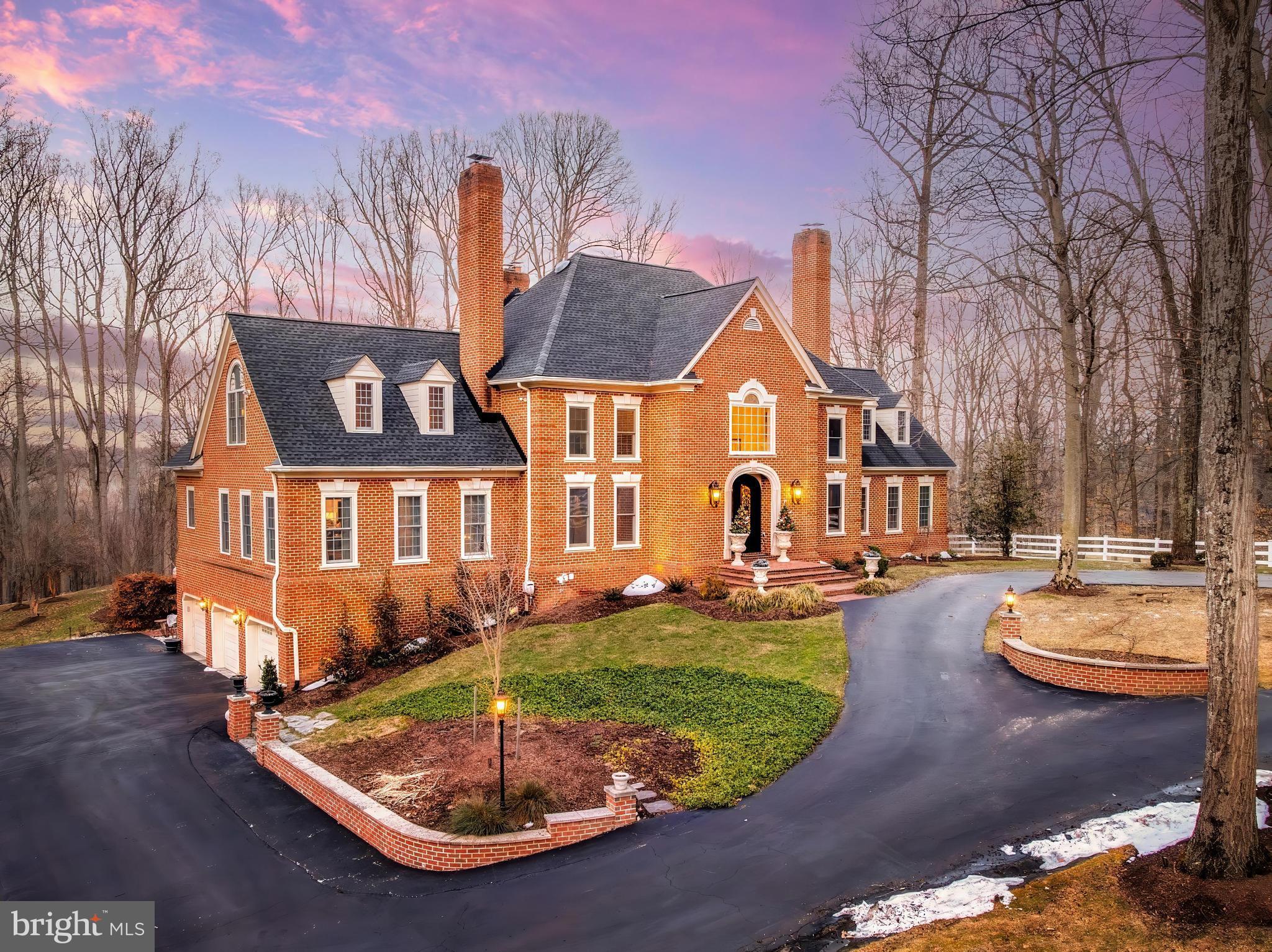 FALCON RIDGE - Residential